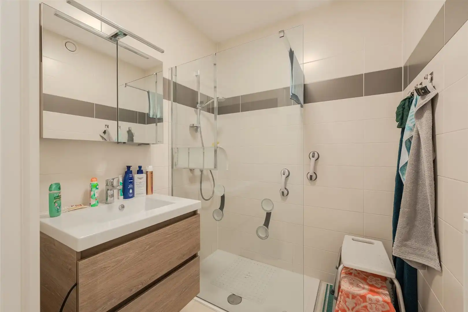 1 slaapkamer appartement in recent gebouw foto 14