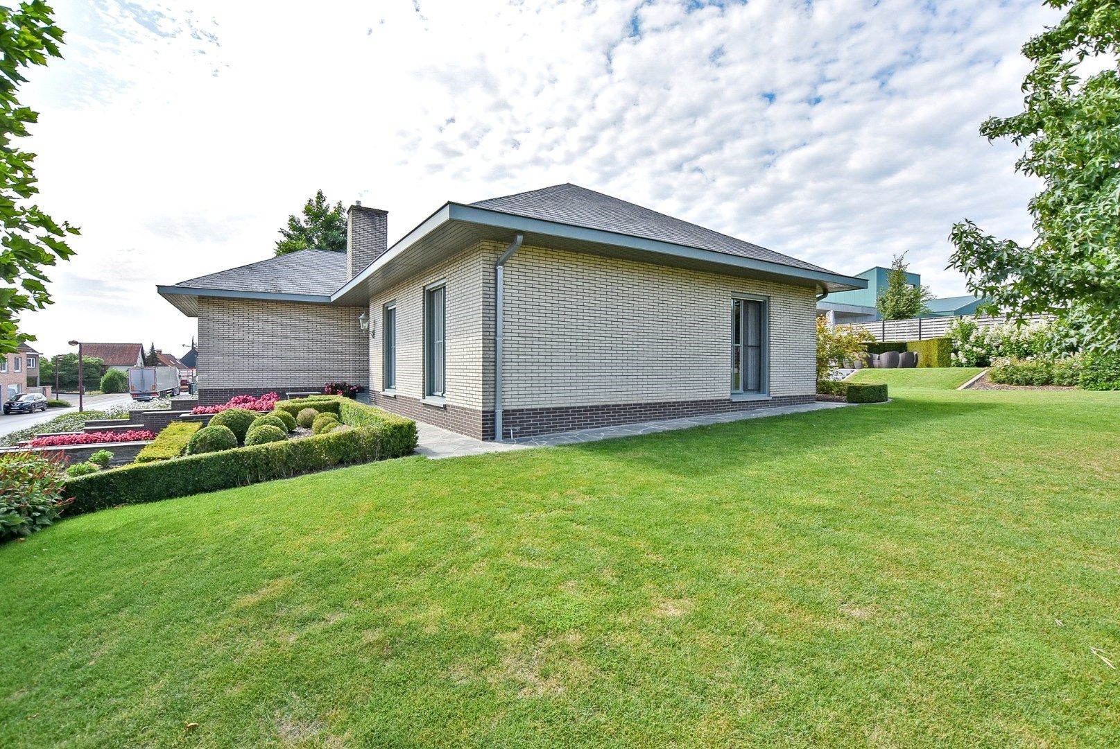 Ruime villa met prachtige tuin en 4 slaapkamers met mogelijkheid tot uitbreiding! foto 26