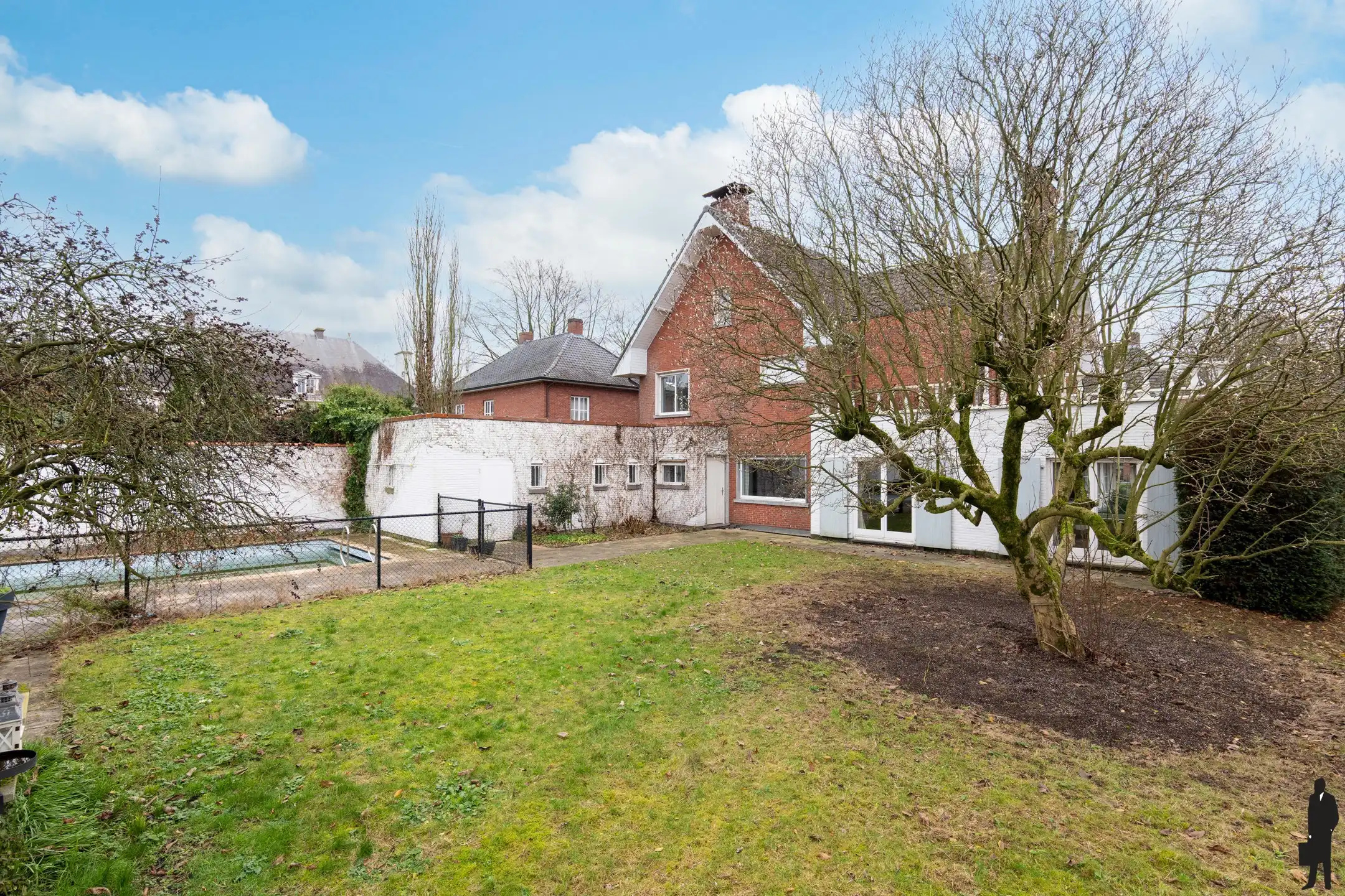 Statige en ruime gezinswoning met 5 slpks op 1.065m² foto 25