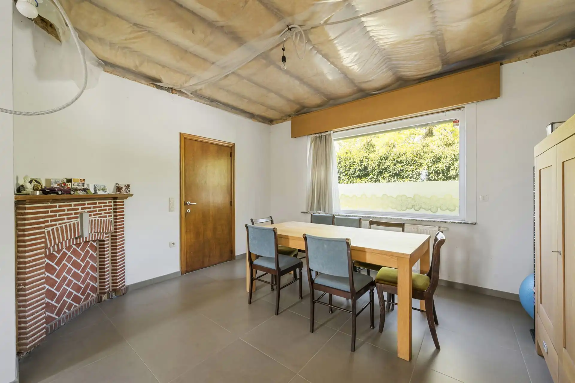 Toffe goedgelegen halfopen bebouwing met loods van 180m²! foto 9