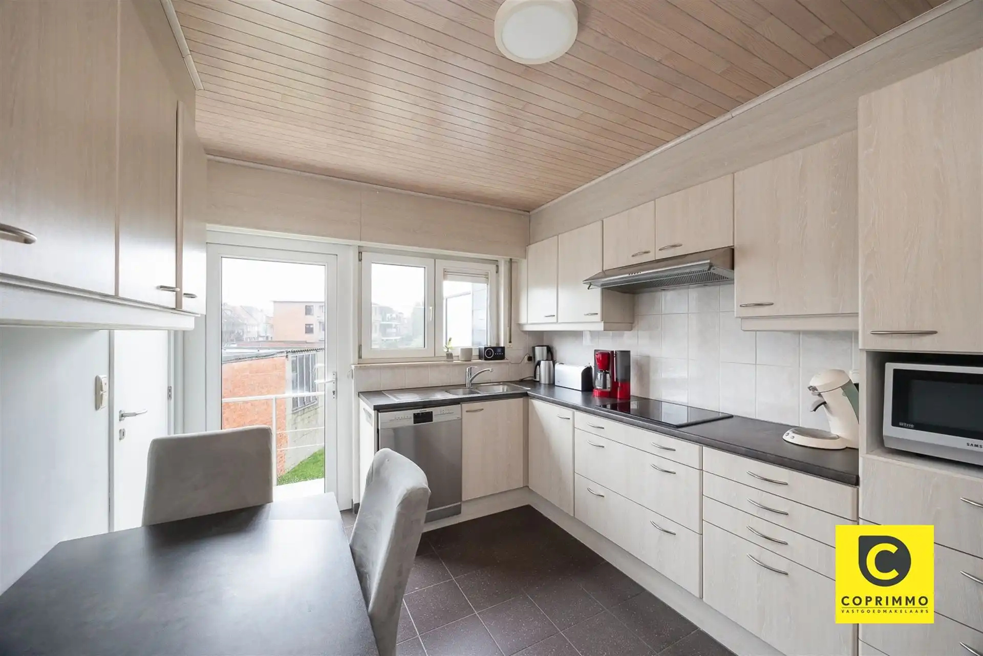 Handelspand met woonst foto 10
