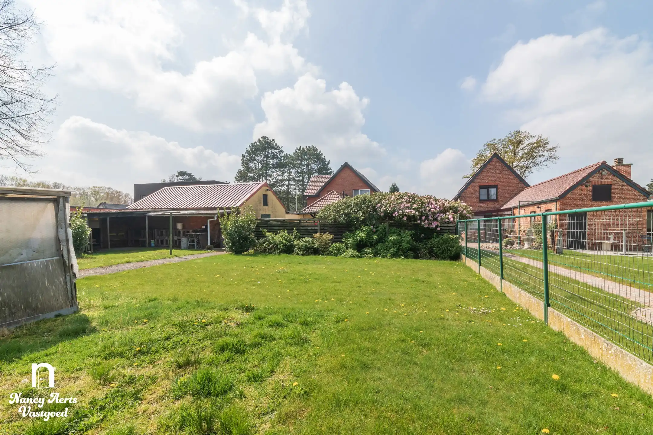 Charmante gezinswoning met mogelijkheden op royaal perceel foto 28