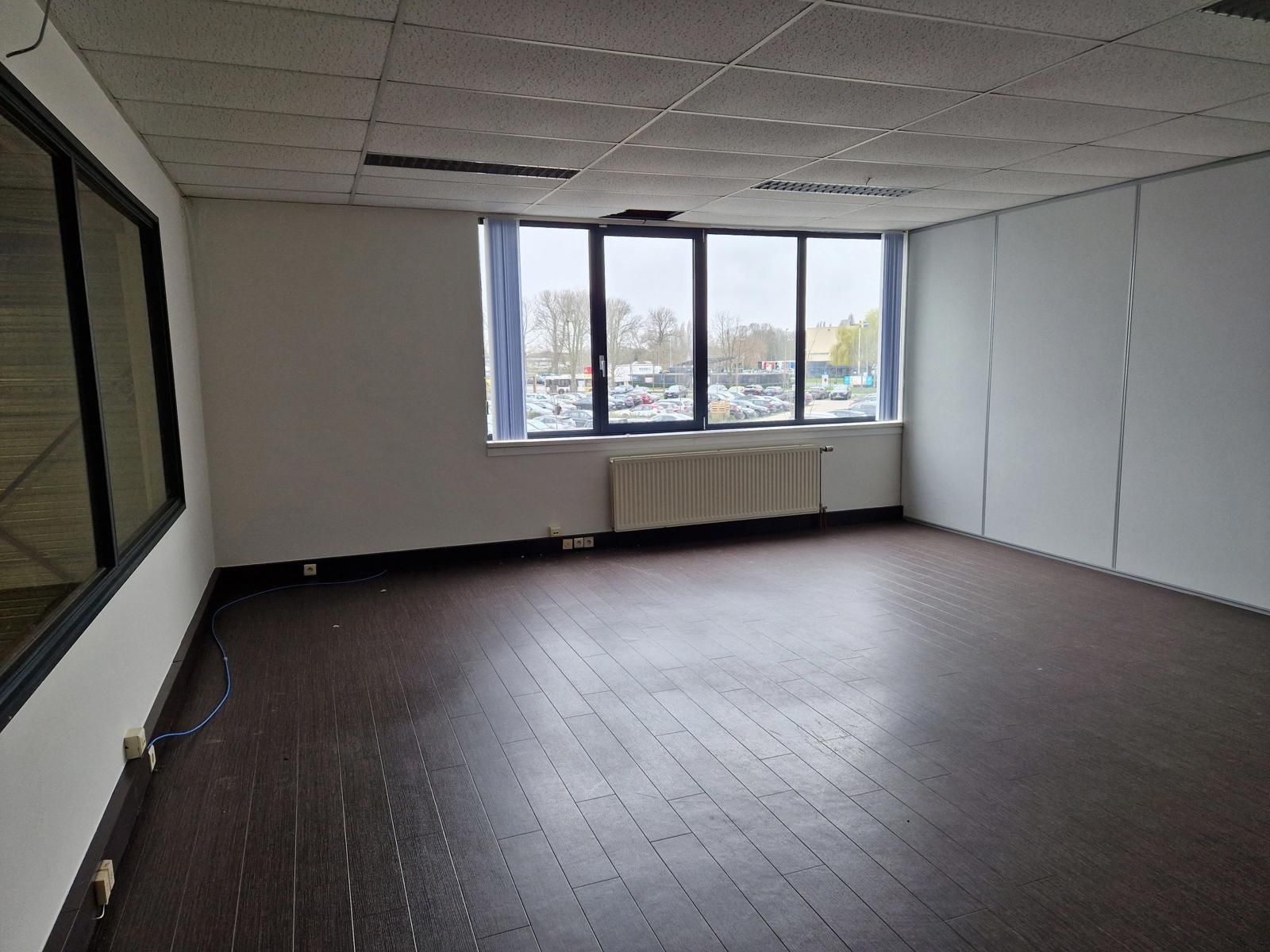 Bedrijfsunit te huur op centrale locatie in Aartselaar foto 12