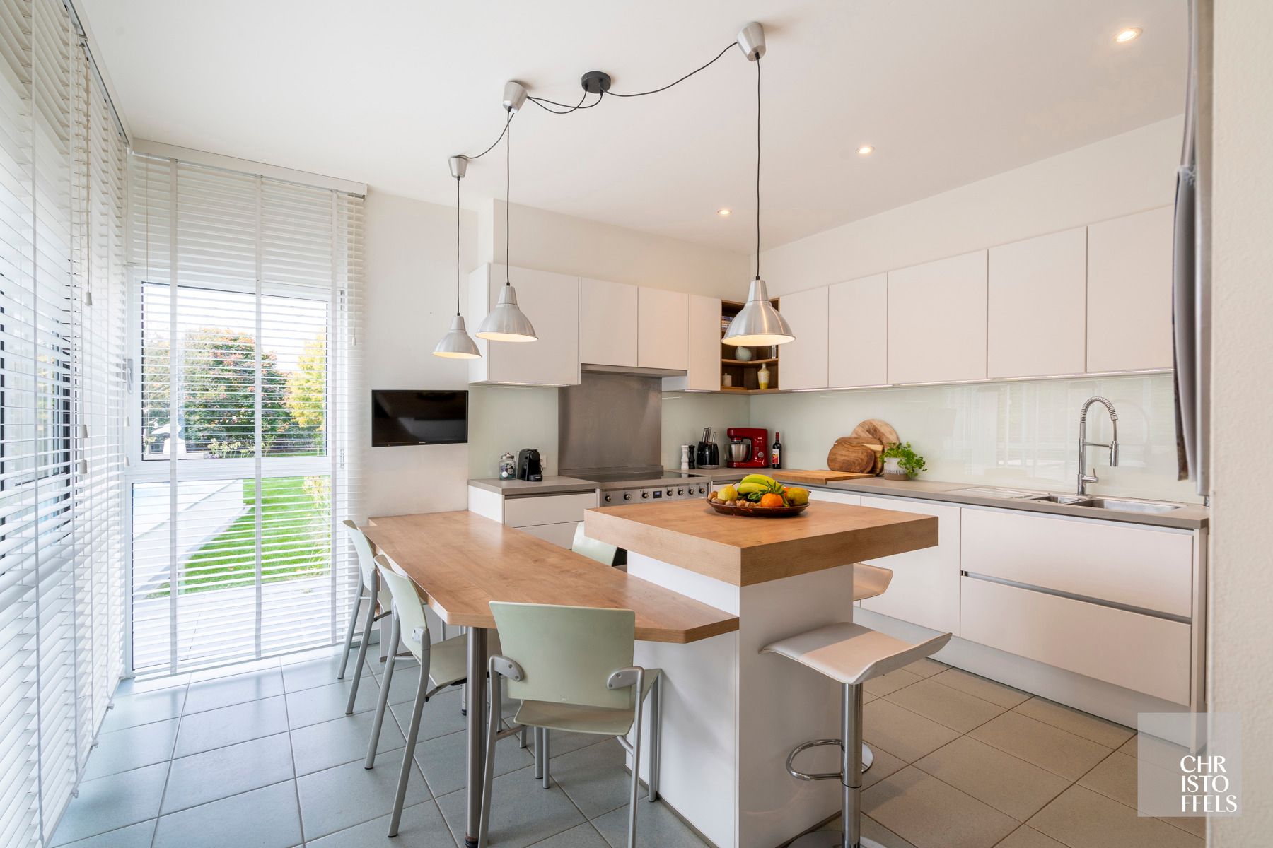 Uitzonderlijke villa van 320m2 gelegen in het pittoreske Leut, op een boogscheut van de Maas! foto 16