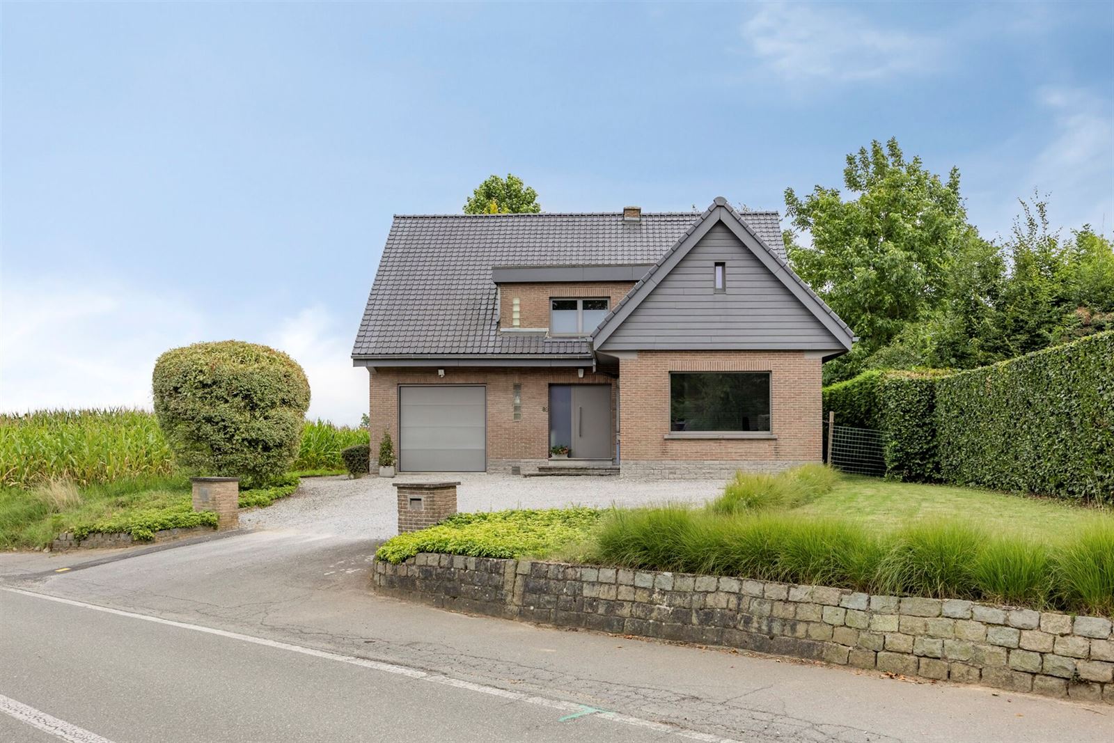 Gerenoveerde villa te koop met 4 slaapkamers foto 2