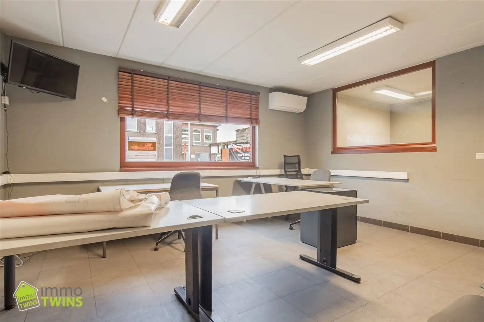 Uitzonderlijk ruim industrieel magazijn van ca. 6.900 m² te huur in Schoonaarde foto 5