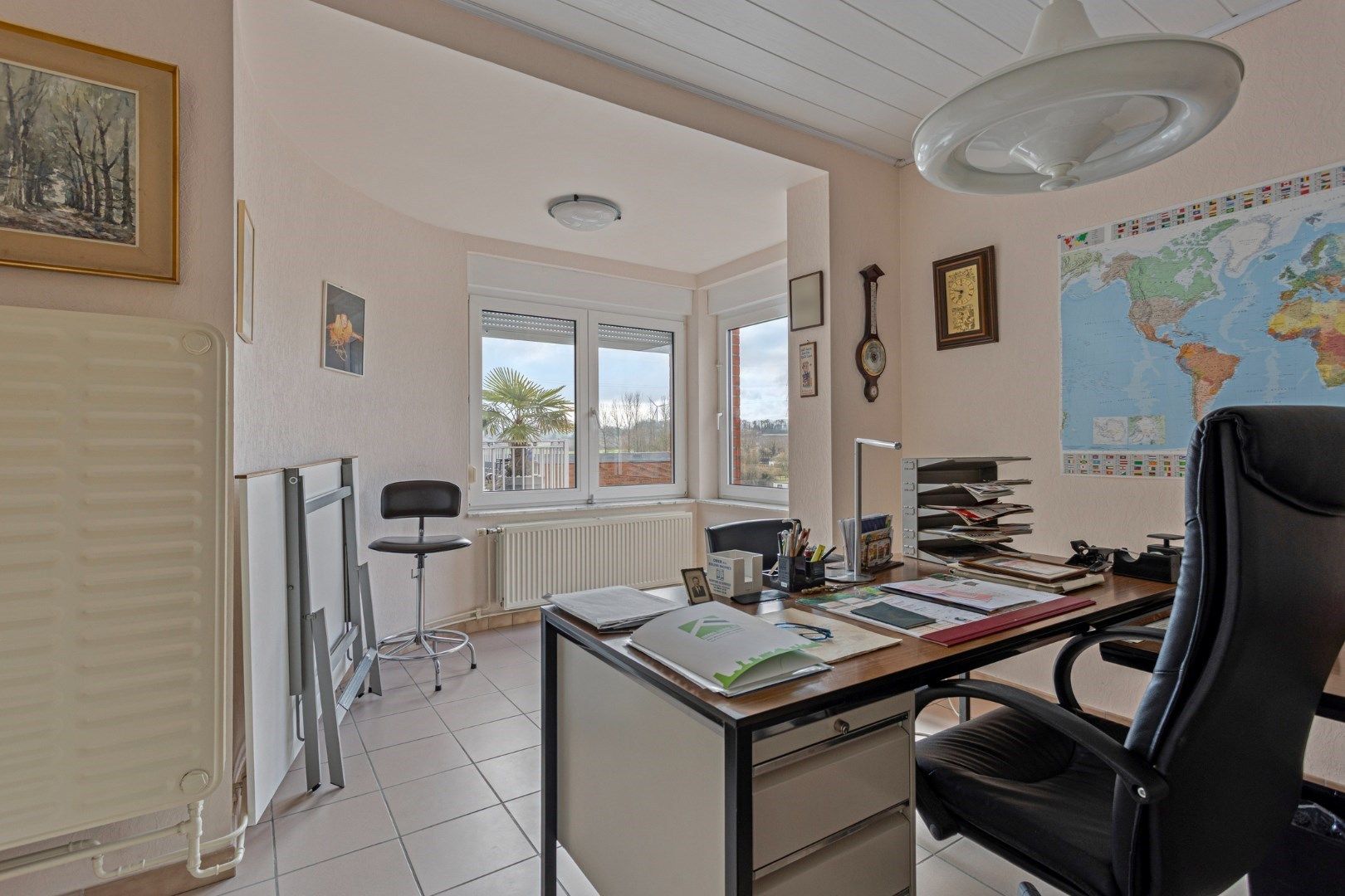 Ruime woning met karakter + appartement + werkplaats en garages te Tongeren-Sluizen foto 18