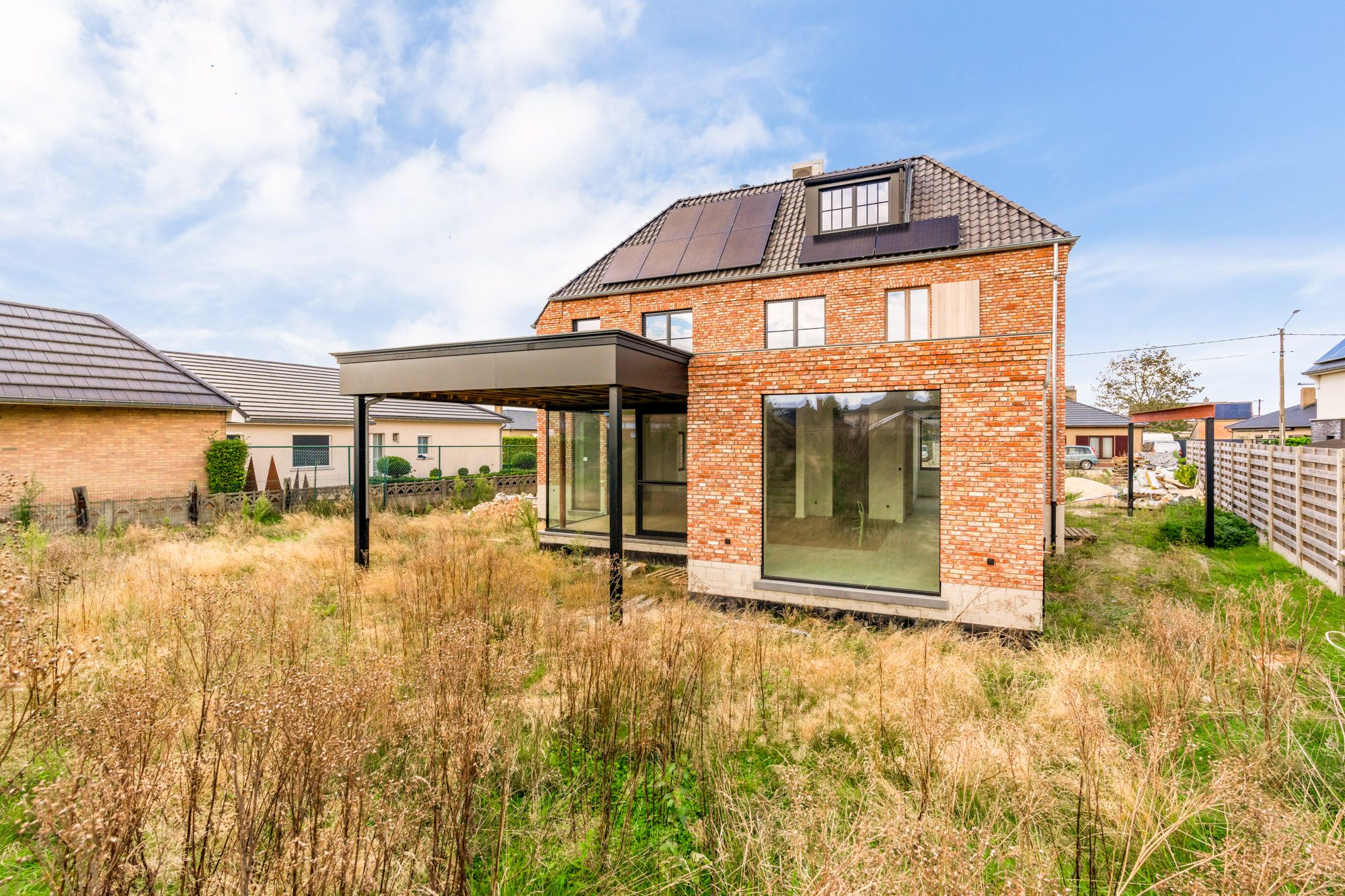 IDEALIS VASTGOED - BIJZONDERE WONING OP EEN KNAP PERCEEL VAN 10A 25CA OP RESIDENTIELE LOCATIE! foto 5