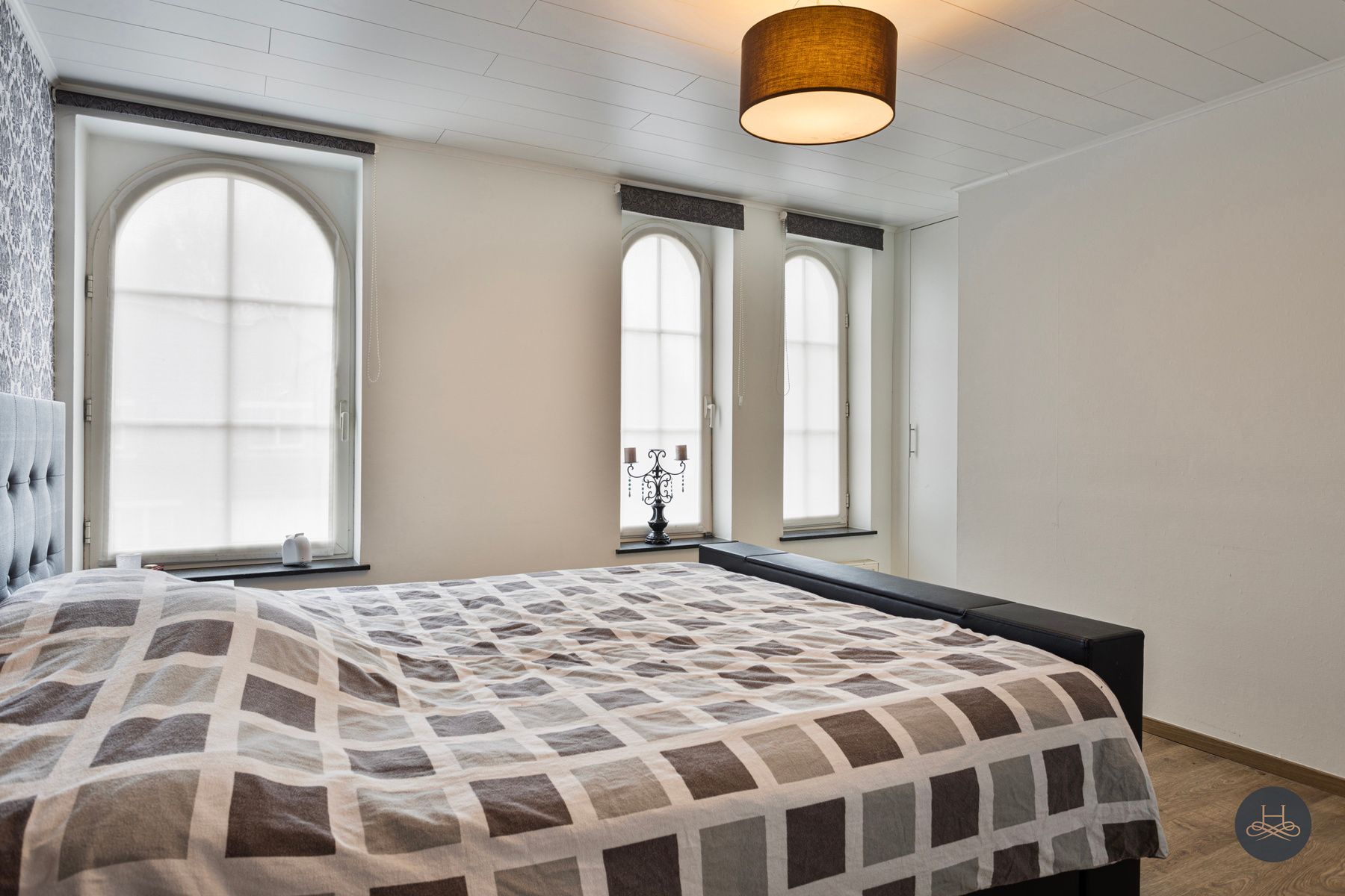 Gerenoveerde woning met grote garage/opslagplaats van +- 90 m2 foto 23