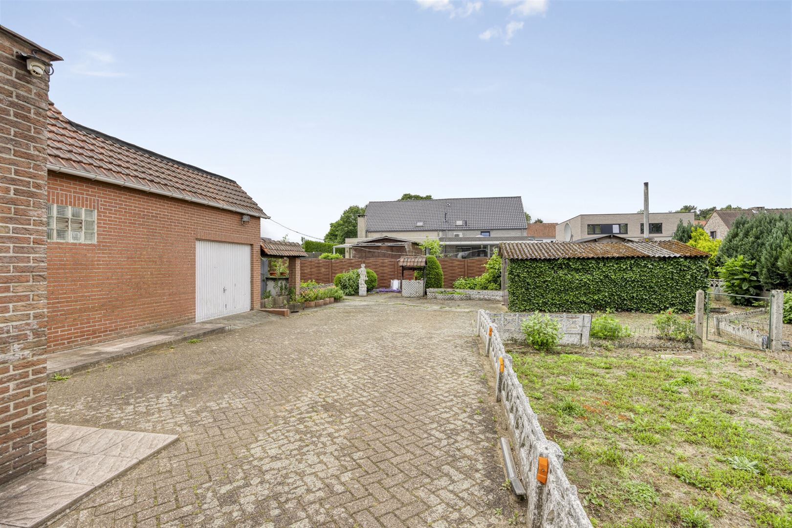 TE KOOP: Woning met 3 slaapkamers op breed perceel! foto 25