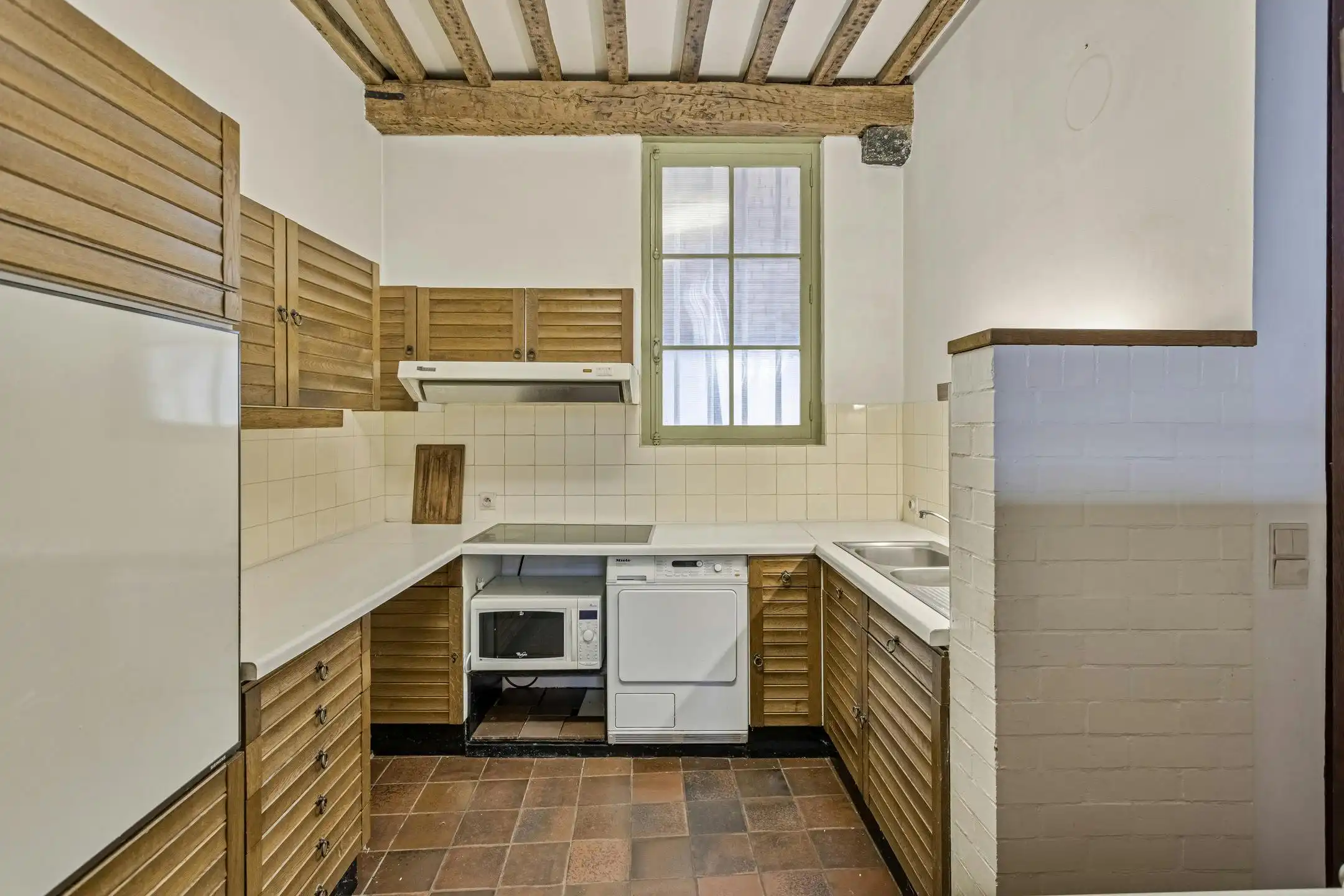 Karaktervol herenhuis met houten gevel te koop in Brugge foto 4