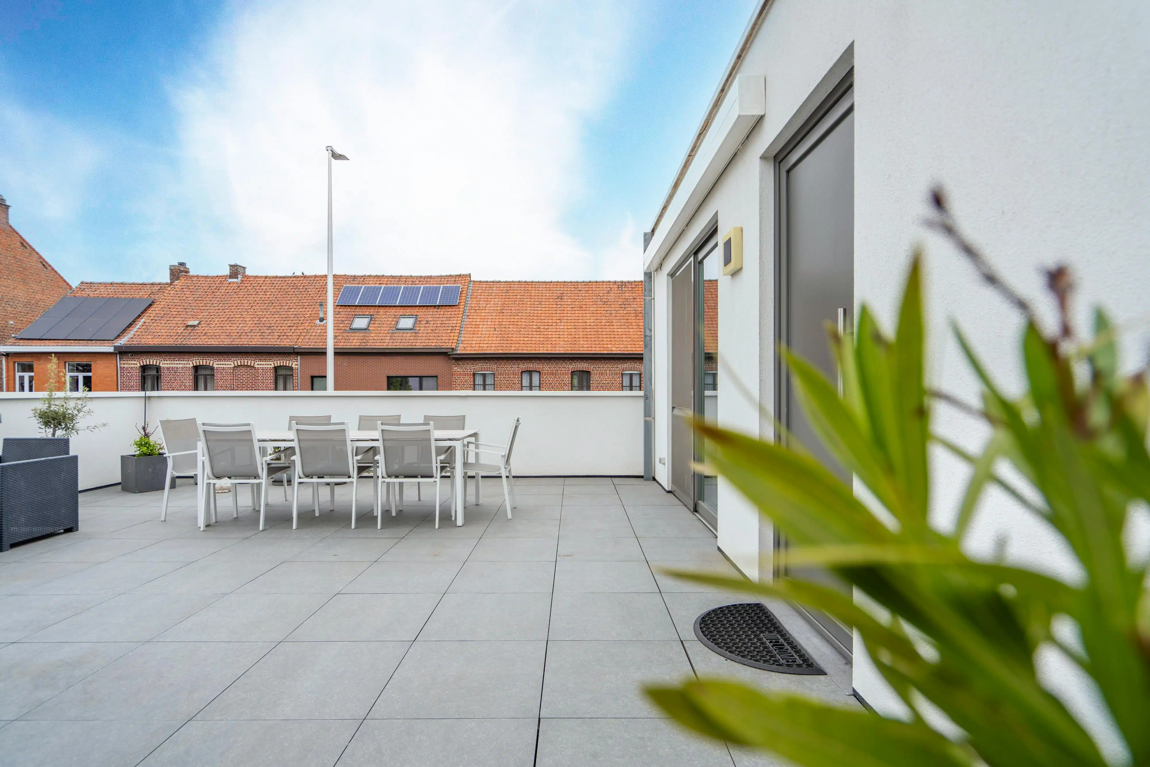 Ruim appartement met dubbel terras te koop in Gullegem! foto {{pictureIndex}}