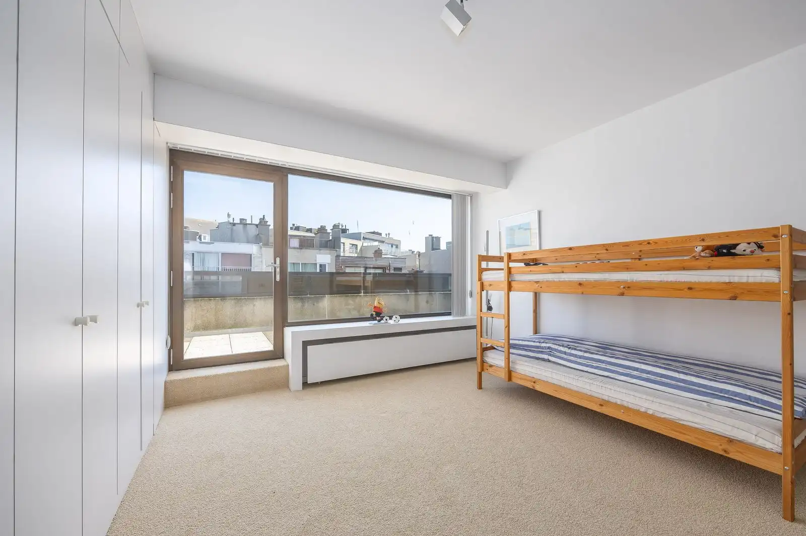 Exclusief duplex penthouse met 4 slpk en zonnige terrassen pal aan zee foto 13