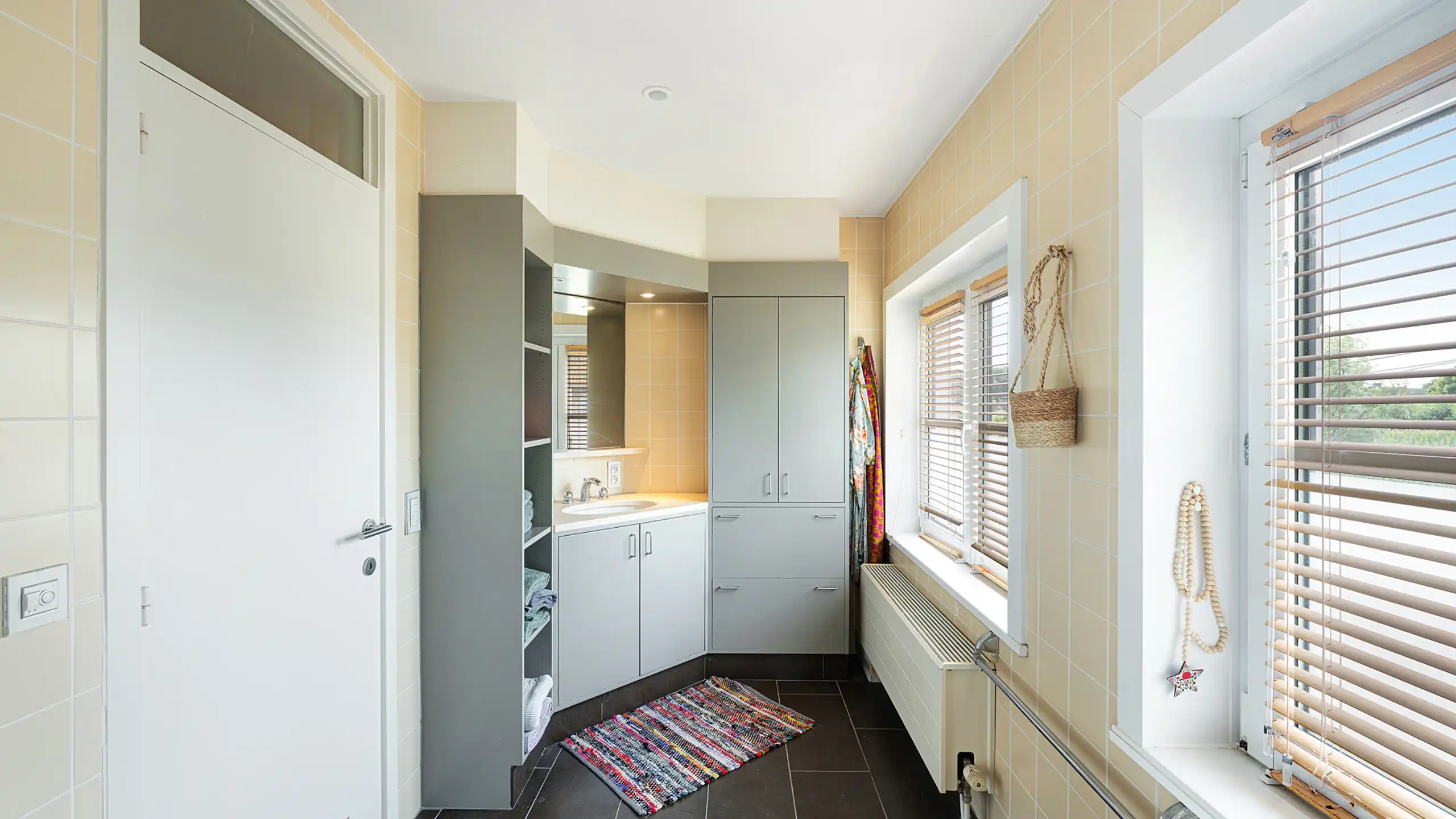 Vrijstaande woning met open zichten over de Damse polders foto 23