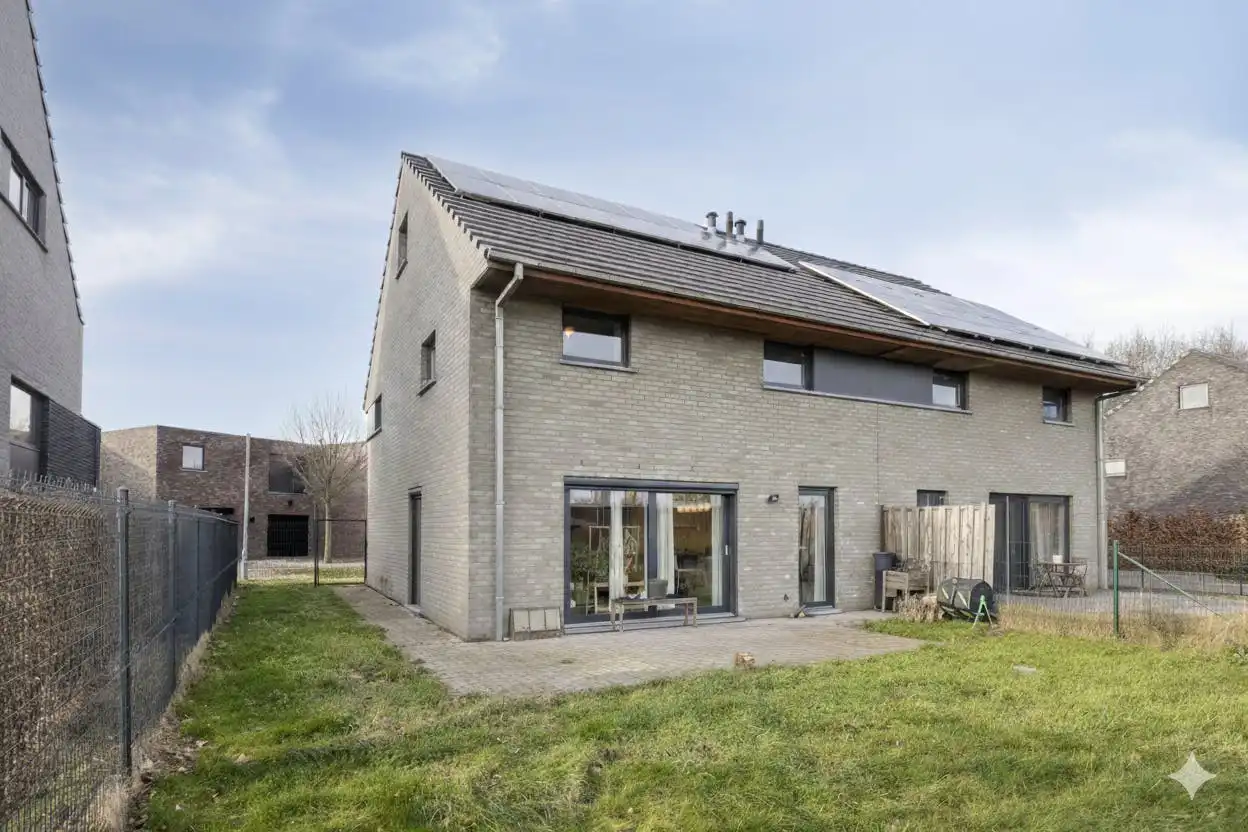 Moderne halfopen woning met 3 slaapkamers te Koop in Evergem foto 11
