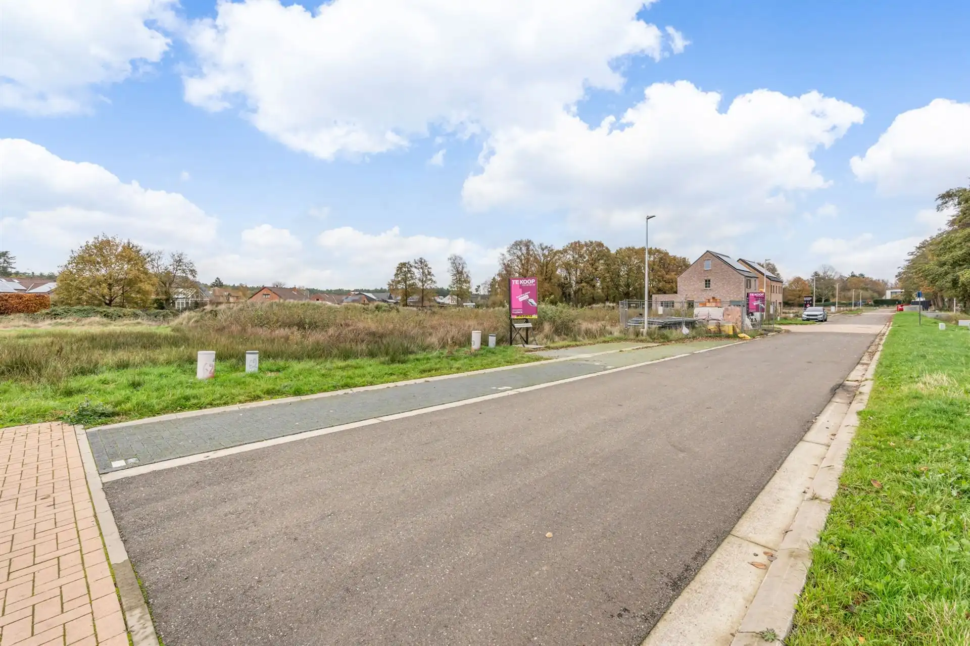 Bouwgrond voor open bebouwing. foto {{pictureIndex}}