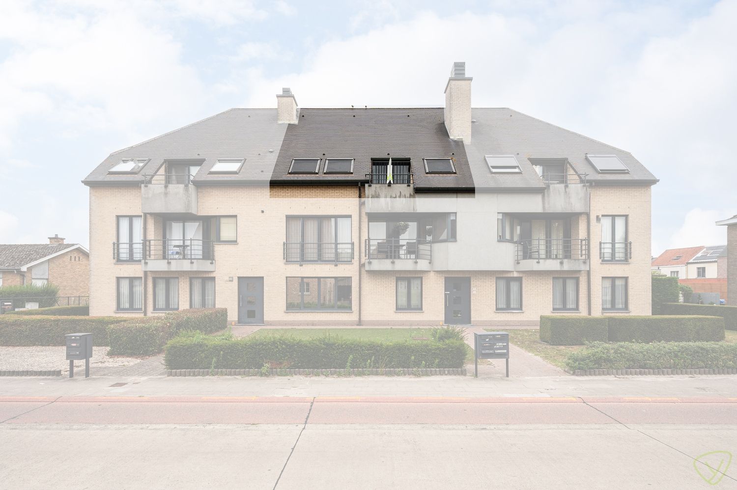 Instapklaar duplex-appartement met terras en garage in Adegem foto {{pictureIndex}}