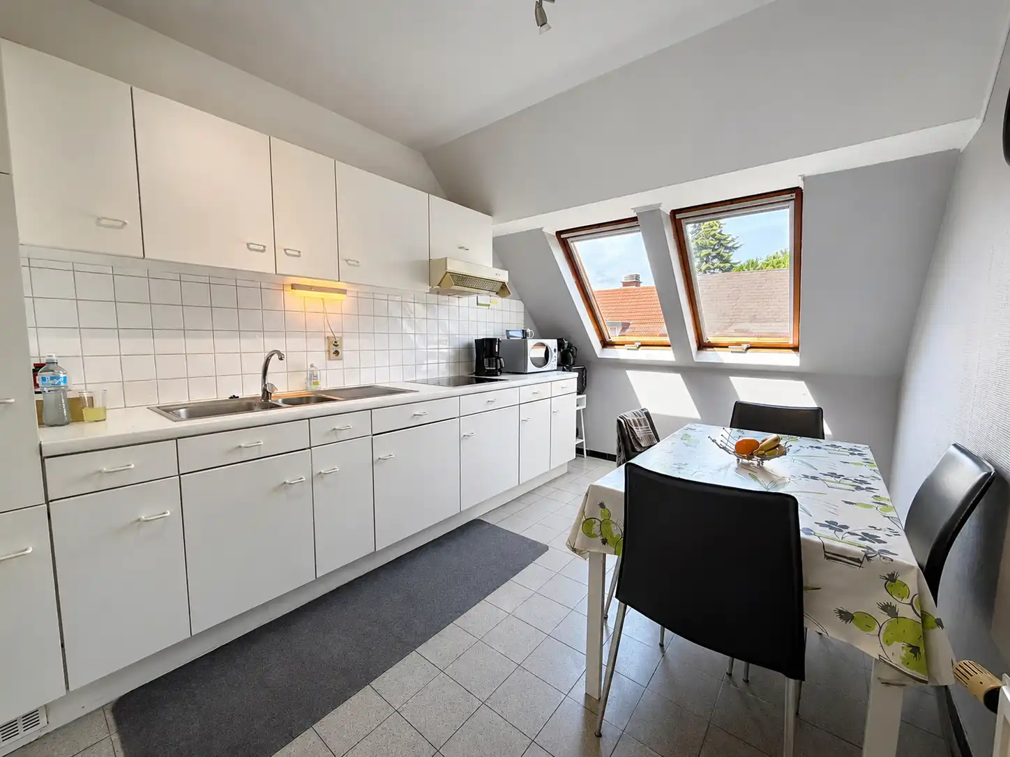 Ruim dakappartement 90m2 met 2 slaapkamers, garage en gegarandeerde huuropbrengst foto 7