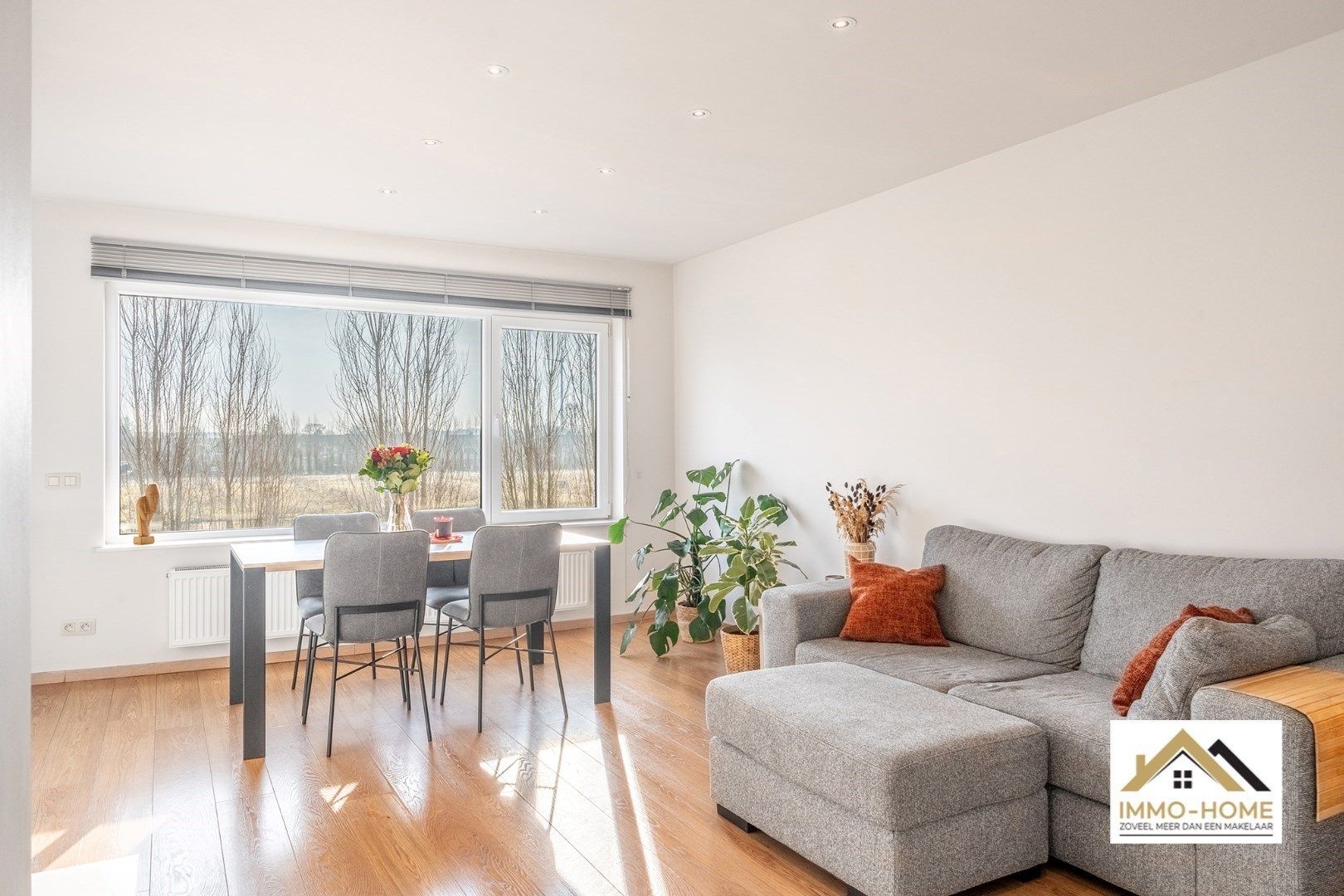 Gerenoveerd duplex appartement op centrale en rustige ligging foto {{pictureIndex}}
