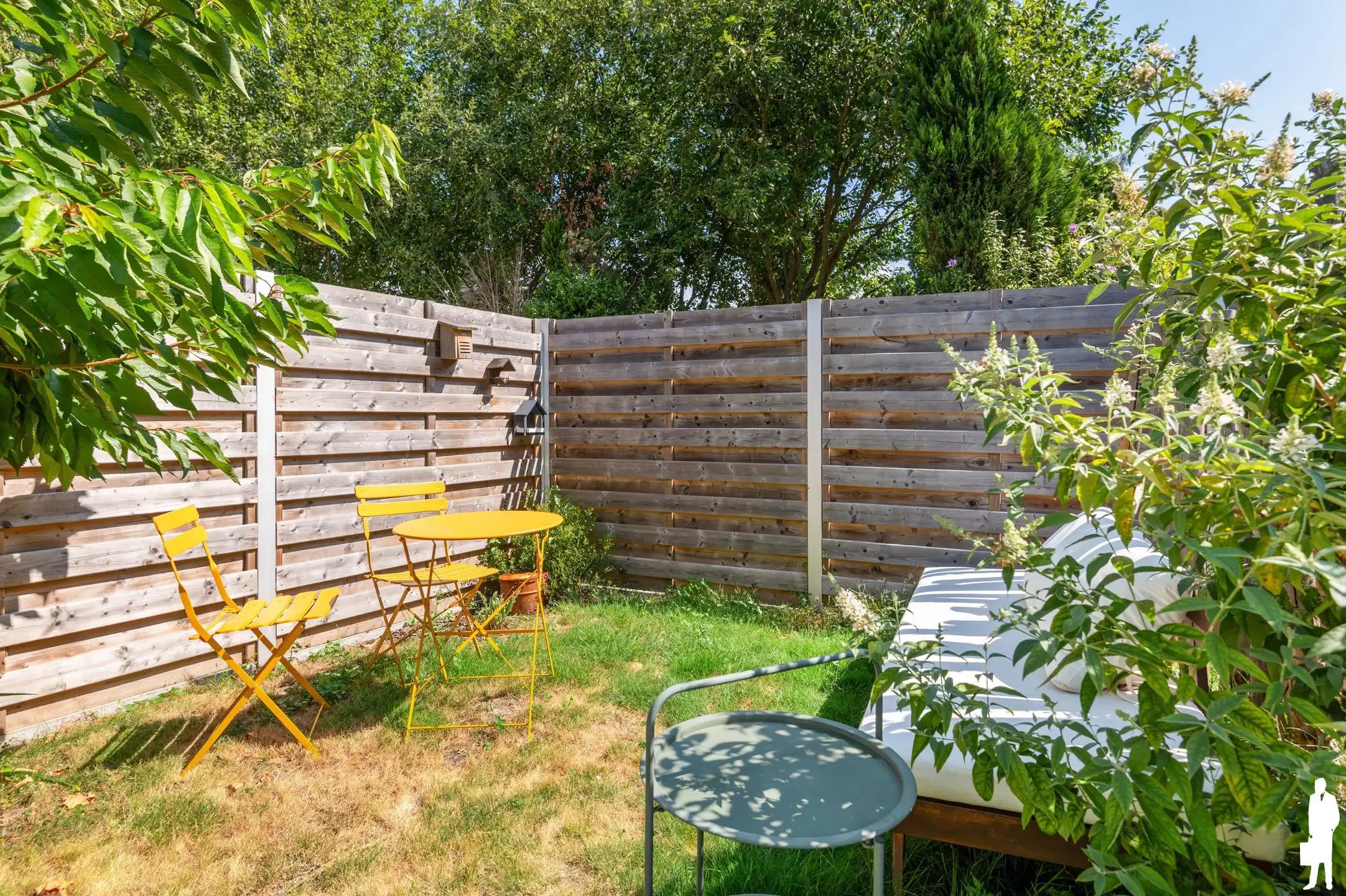 Gerenoveerd appartement met 2 slpks, tuin en autostaanplaats foto 12