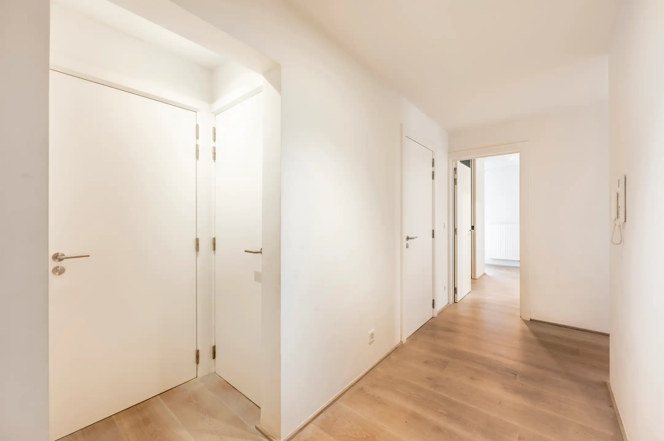 ANTWERPEN - Ruim en licht appartement met uitzonderlijk uitzicht op de kaaien foto 17