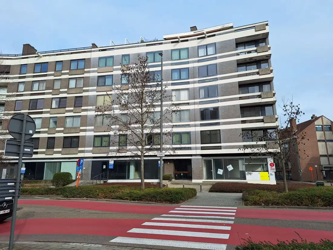 Stijlvol gerenoveerd appartement te Hasselt centrum foto {{pictureIndex}}