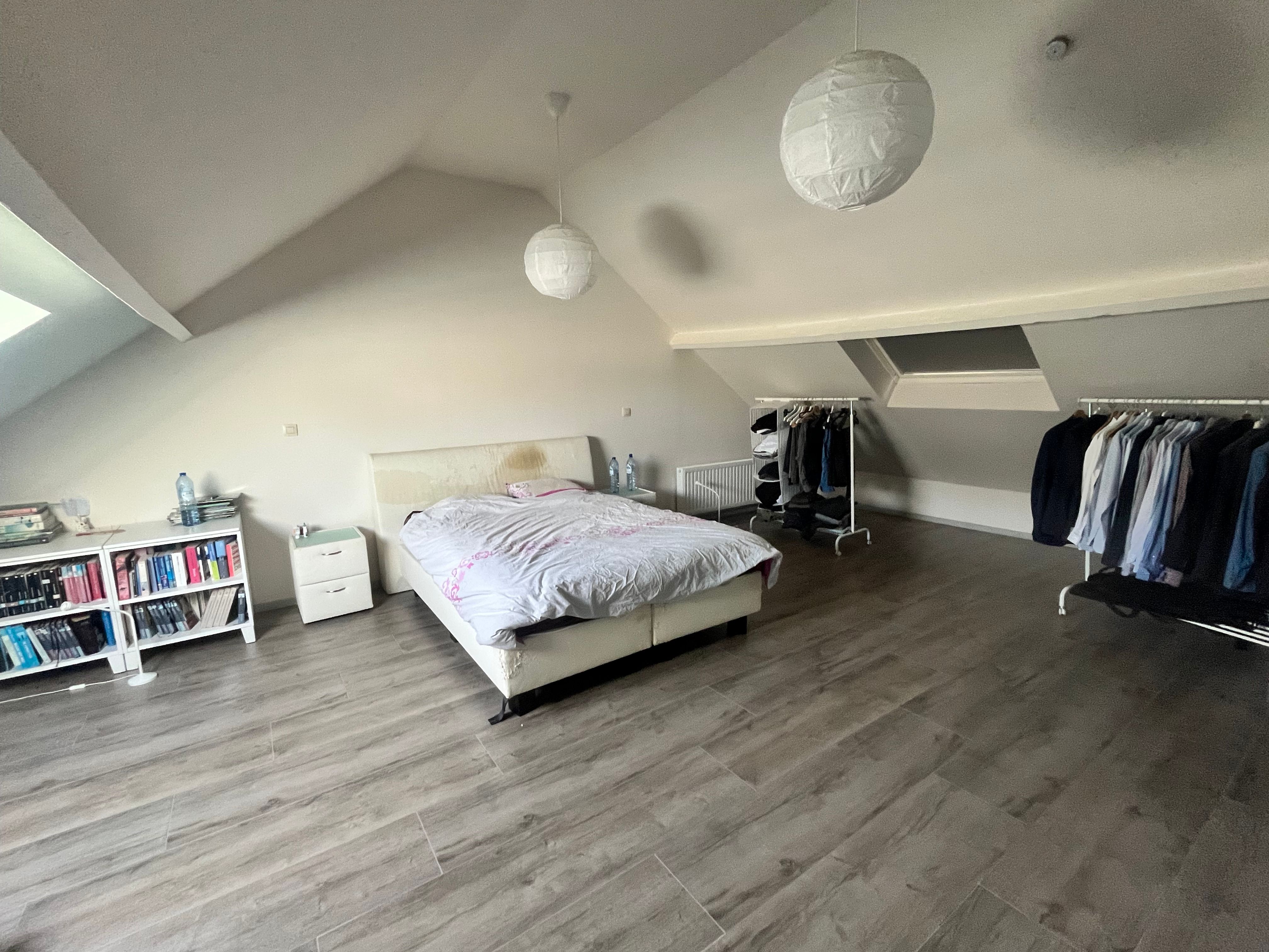 Gerenoveerde woning met 3 slaapkamers, tuin en garage. foto 7