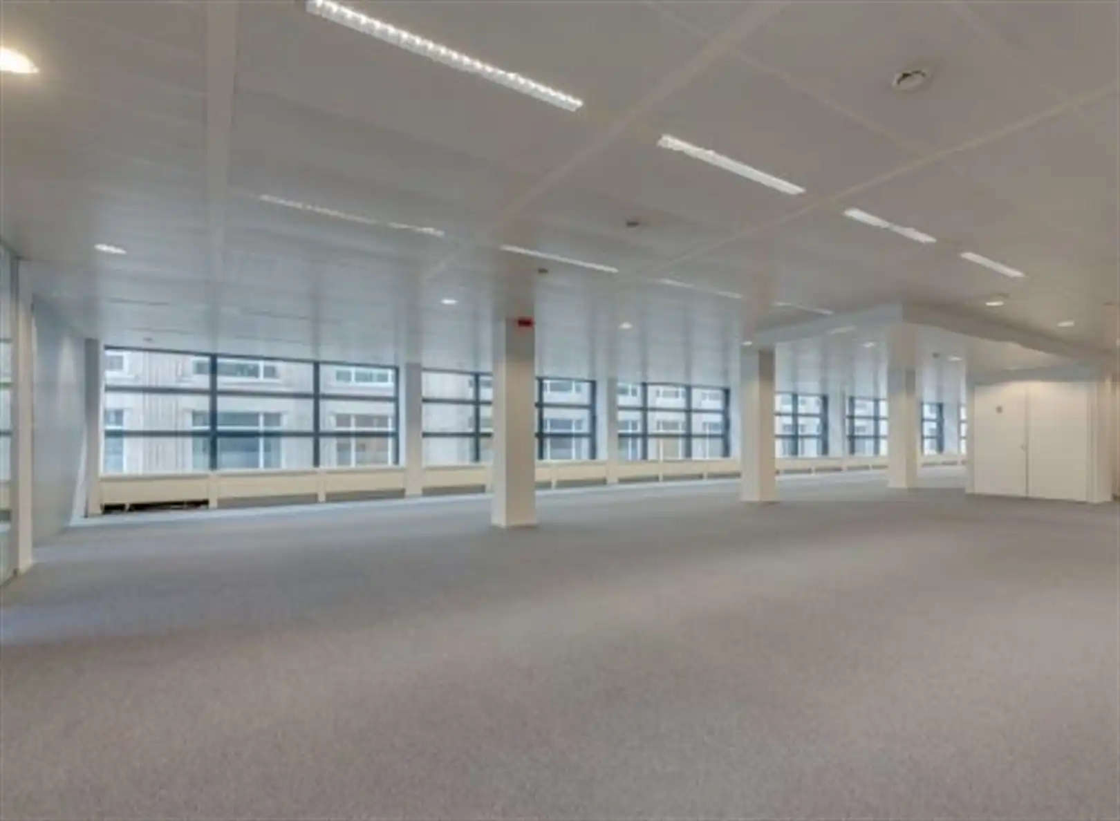 BRABANT BUILDING: 460m² en 607m² foto 3