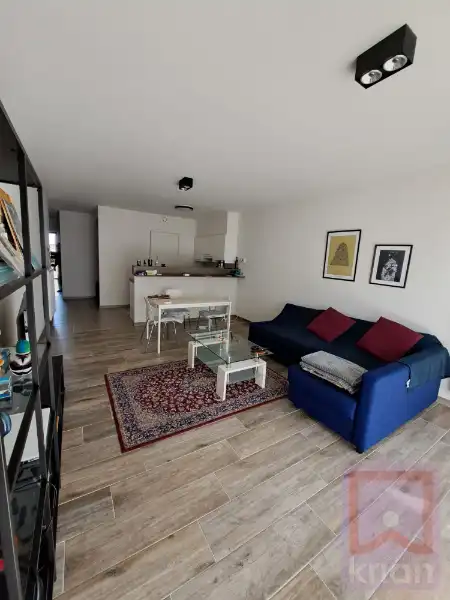 Recent 2 slaapkamer appartement met autostpl en kelderberging foto 5