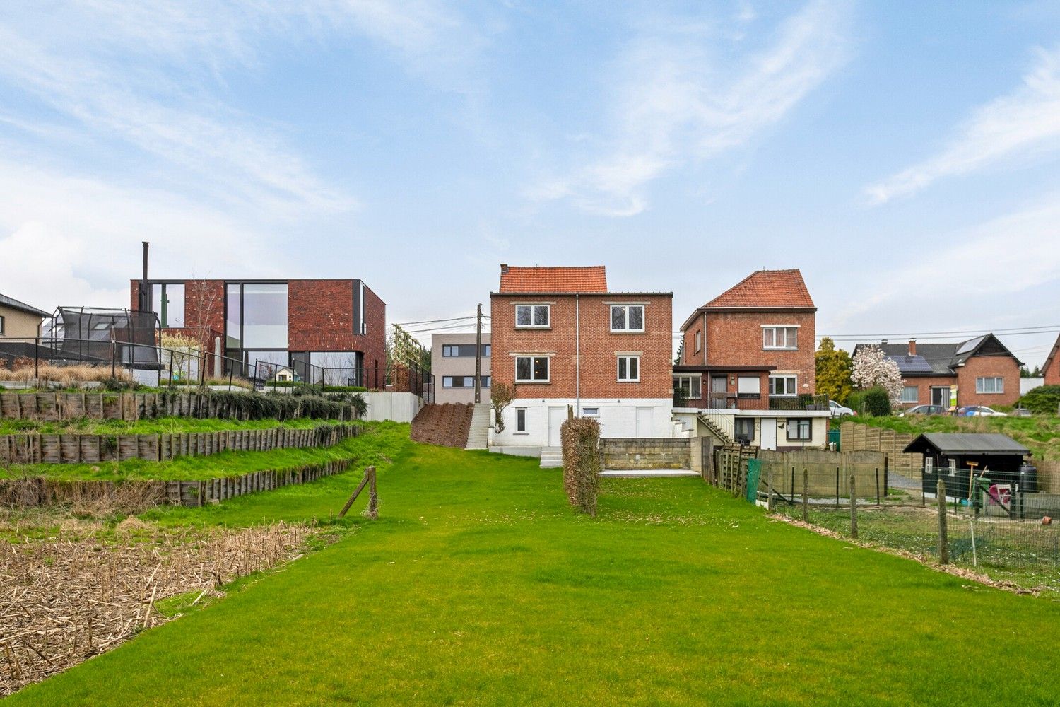 Ruim pand met maar liefst 6 slaapkamers te koop! Ideaal voor grote gezinnen, kangoeroewoning of co-housing. foto 4