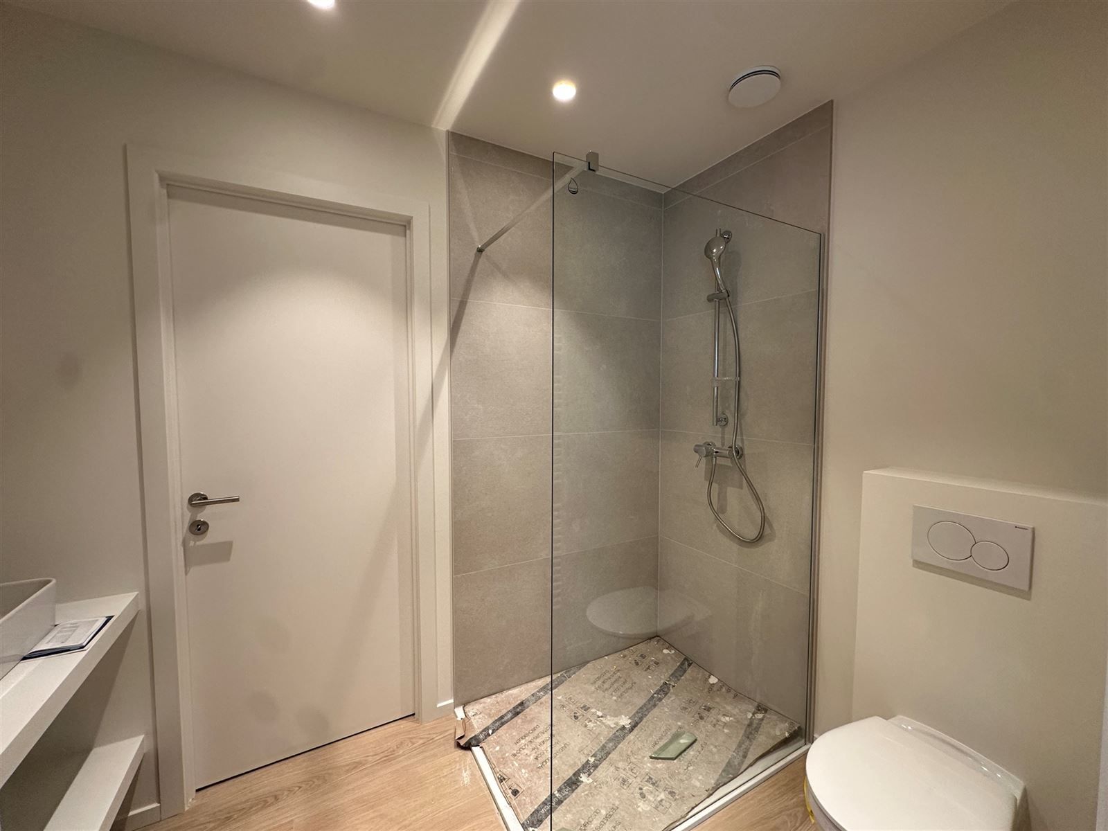 Instapklaar appartement te centrum Zottegem! foto 8