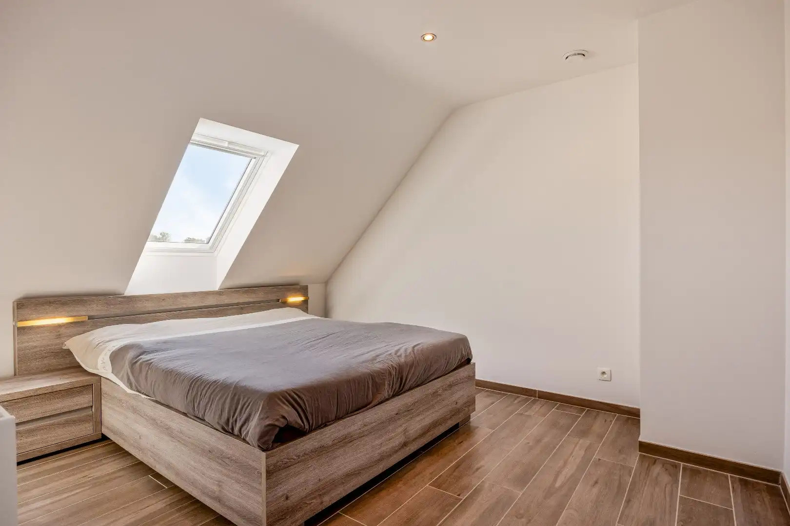 Rustig gelegen woning met 3 slaapkamers, garage en tuin foto 12