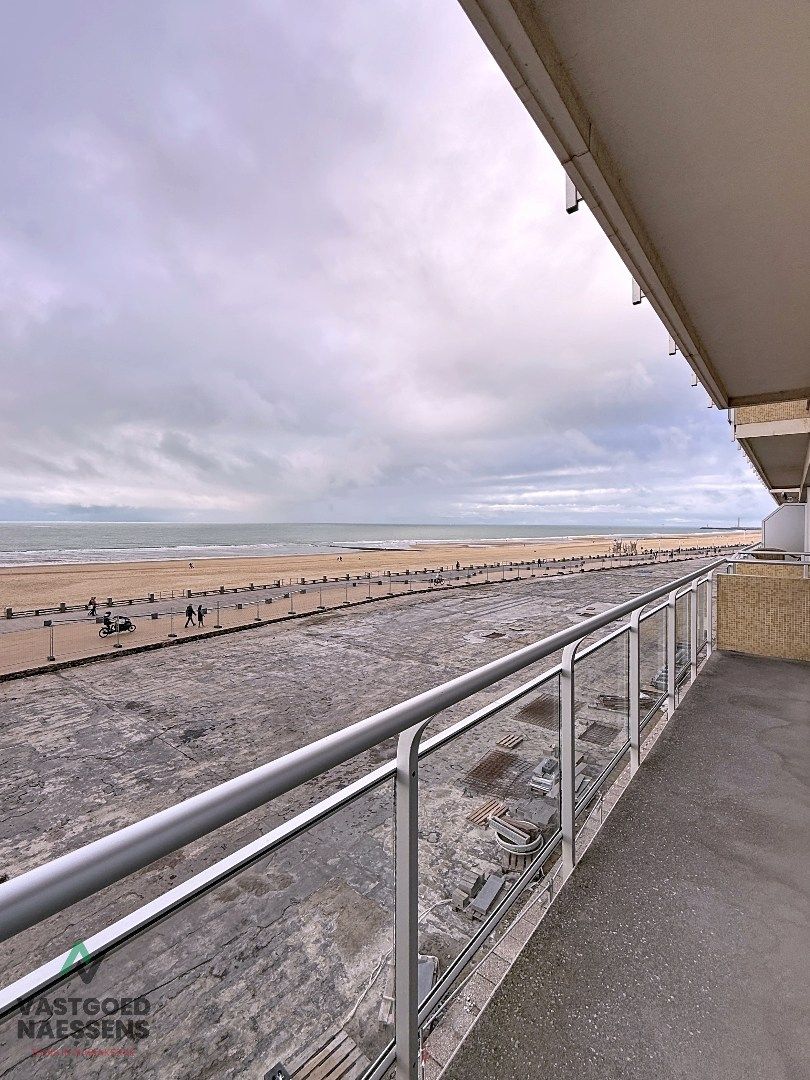 SCHITTEREND VERNIEUWD 3 SLPK APP MET ZICHT OP ZEE EN TERRAS foto 30