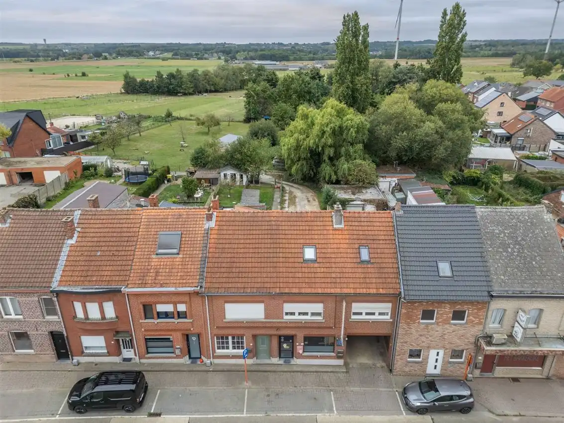 Handelswoonst met volledig uitgeruste frituur en appartement foto 34