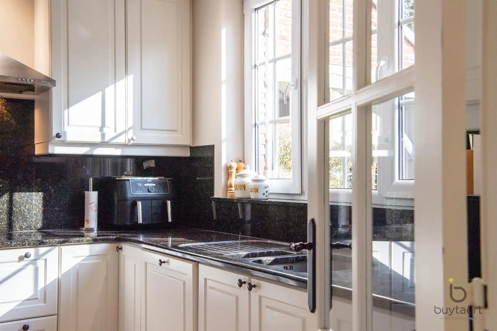  KARAKTERVOLLE WONING MET VIJF SLAAPKAMERS EN TUIN! foto 7