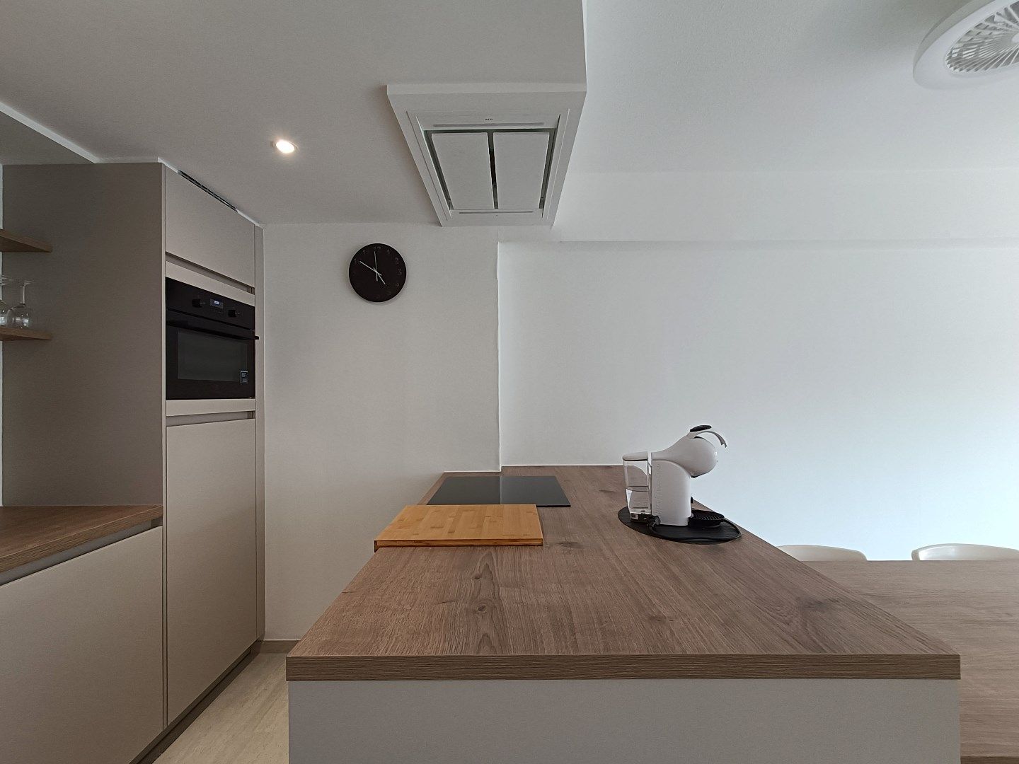 Gerenoveerd appartement aan de achterzijde van de zeedijk. foto 4