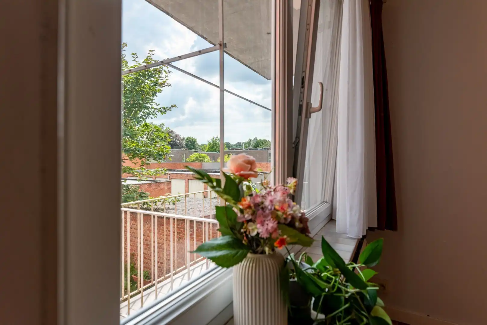 Ruim 2 slaapkamer appartement met garage in Boechout! foto 24