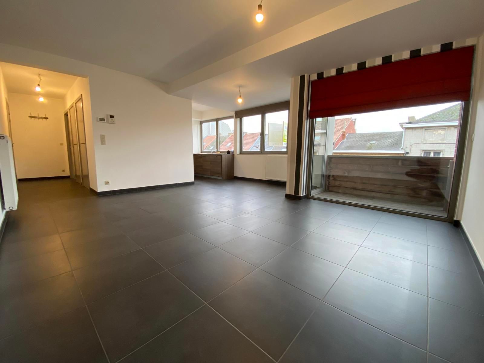 Recent appartement met 1 slaapkamer in centrum Halle foto 2