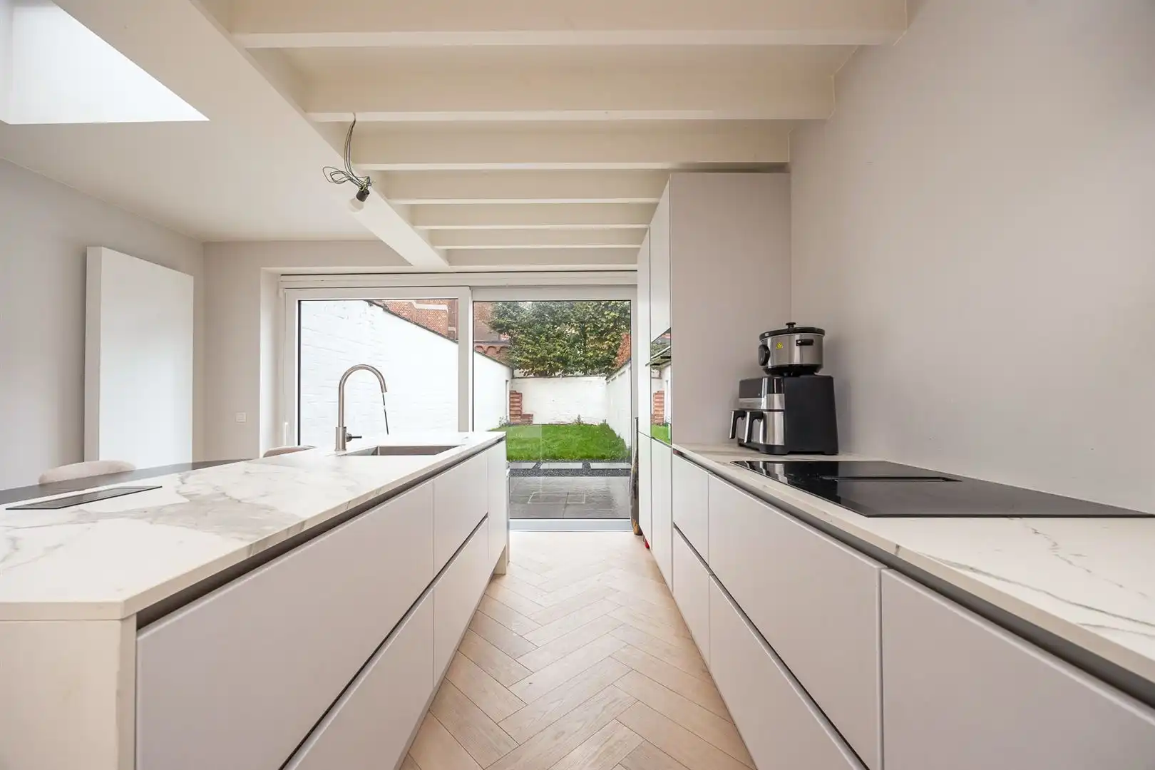 Woning met 2 gerenoveerde appartementen foto 5