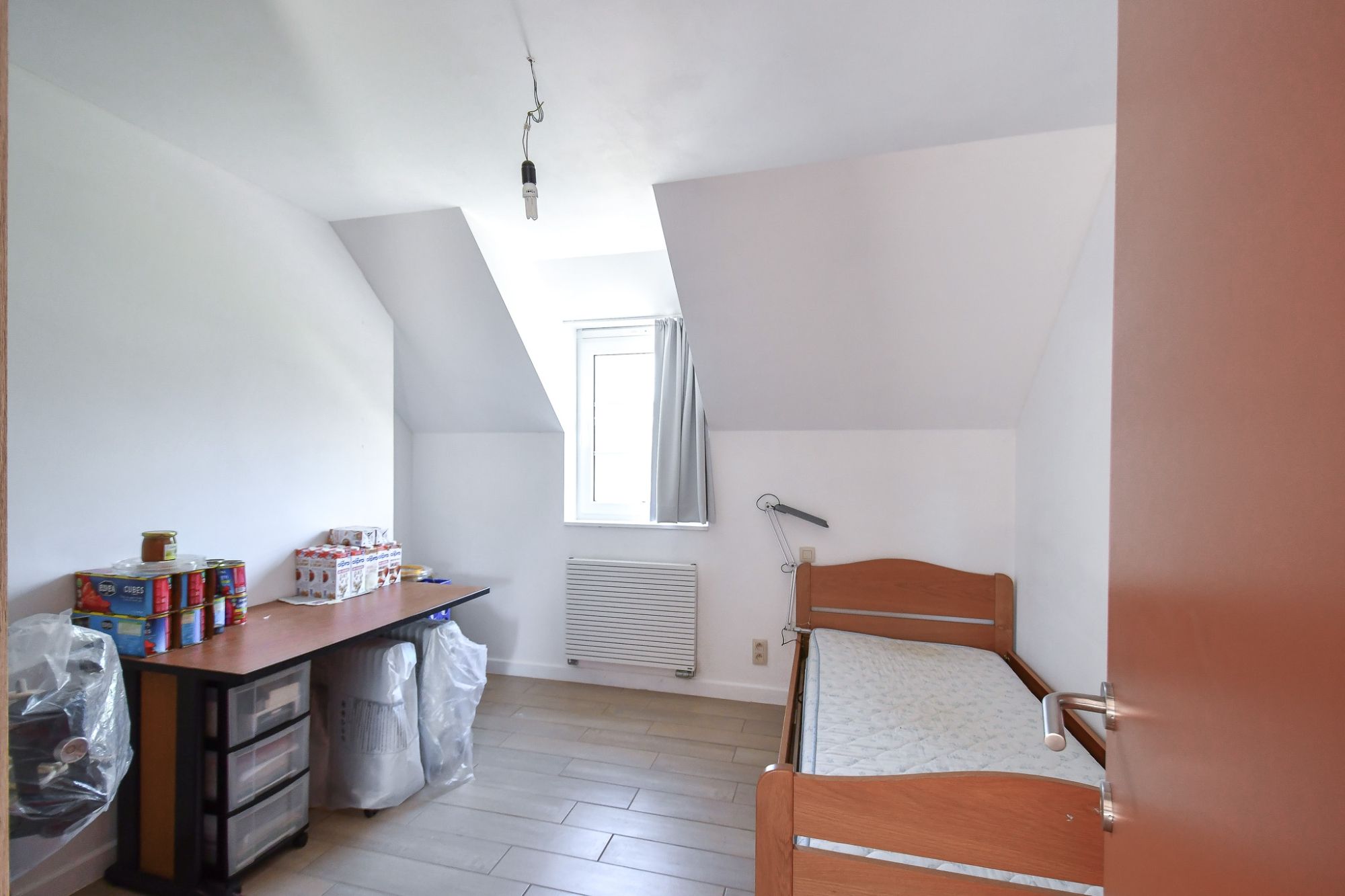 Recente woning gelegen in een gezellige rustige straat vlakbij het kanaal foto 17