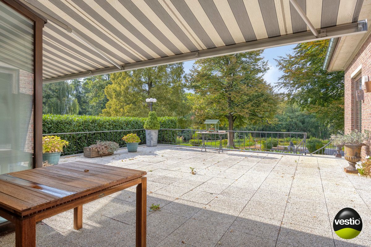 RUIME RESIDENTIEEL GELEGEN VILLA OP 46A89CA NABIJ CENTRUM BILZEN. foto 47