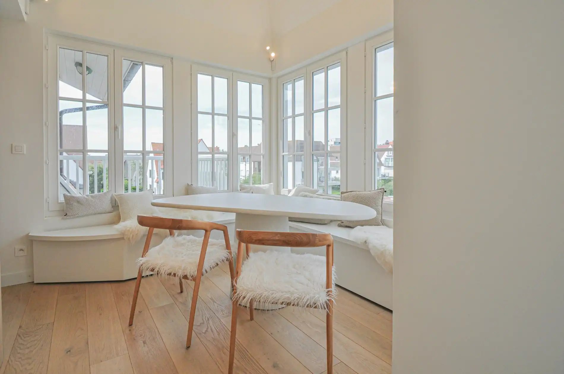 Volledig gerenoveerd appartement met ruime zonneterrassen. foto 7