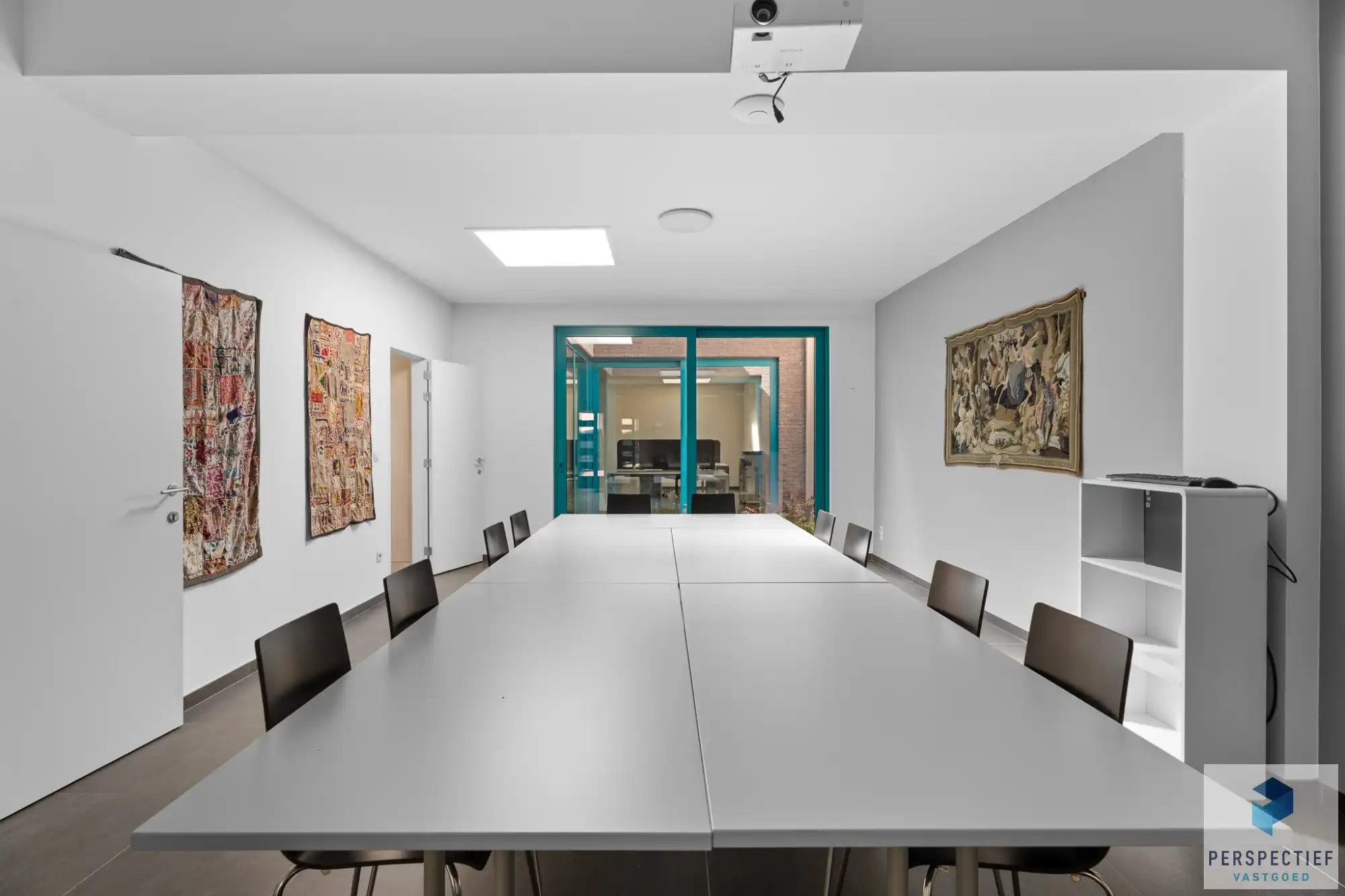 Veelzijdig handelshuis/kantoorgebouw foto 6