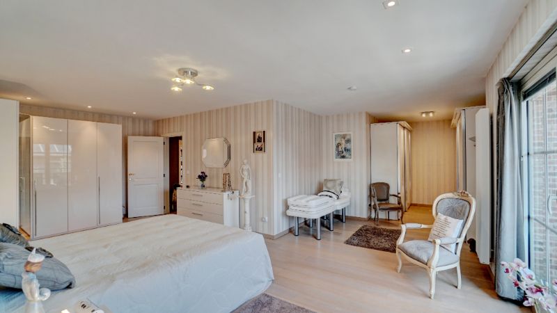Exclusief ruim luxe-appartement van 190m² met zuiderterras van 50m² foto 12