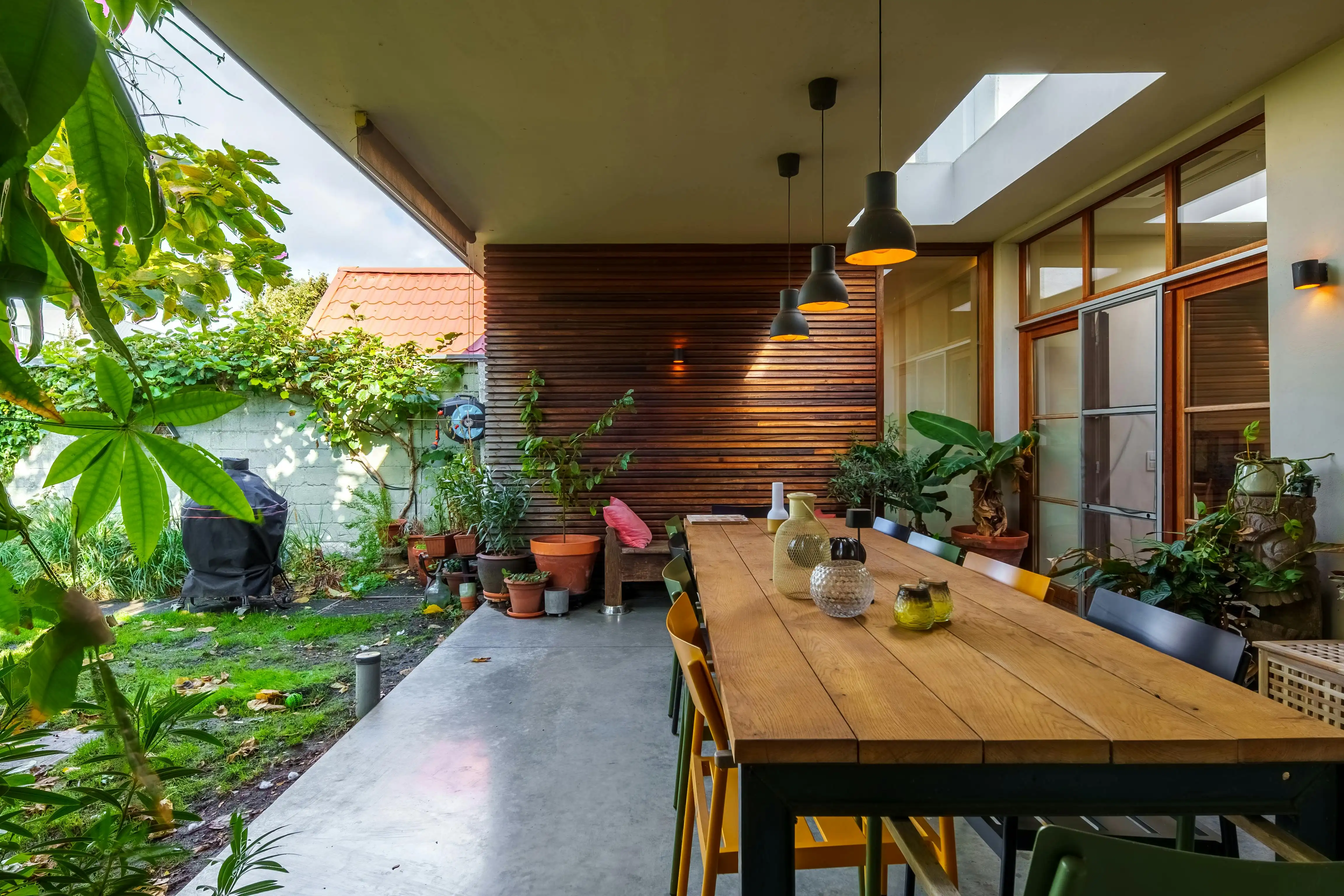 Instapklare herenwoning met ruim bijgebouw  foto 16