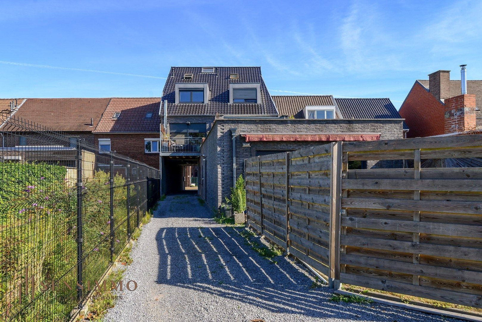 Mooie afgewerkt triplex met 3 slaapkamers, terras en parking foto 19