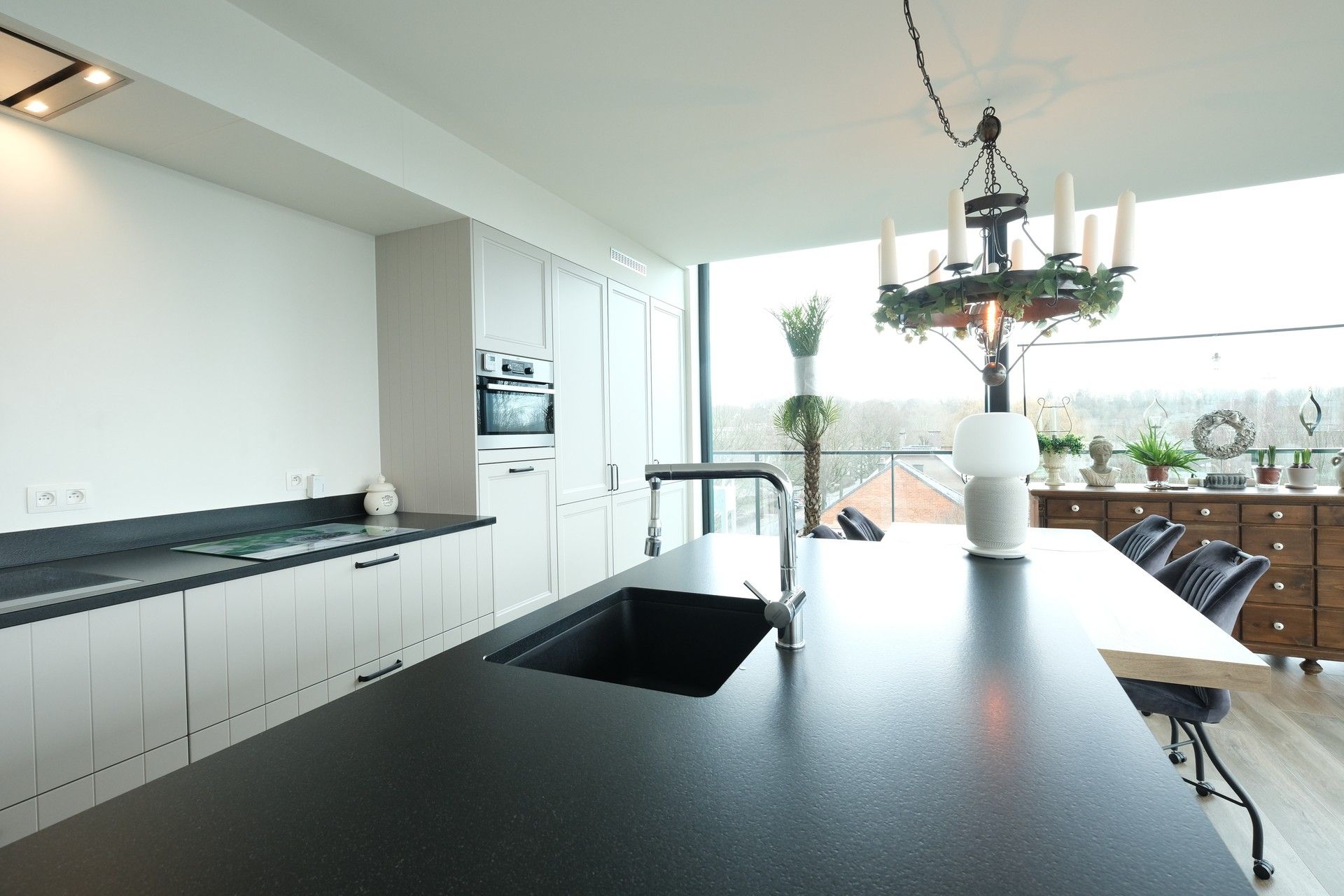 RECENT PENTHOUSE 150M² MET 2 SLP EN RUIM TERRAS VAN 80 m² NABIJ CENTRUM. foto 9