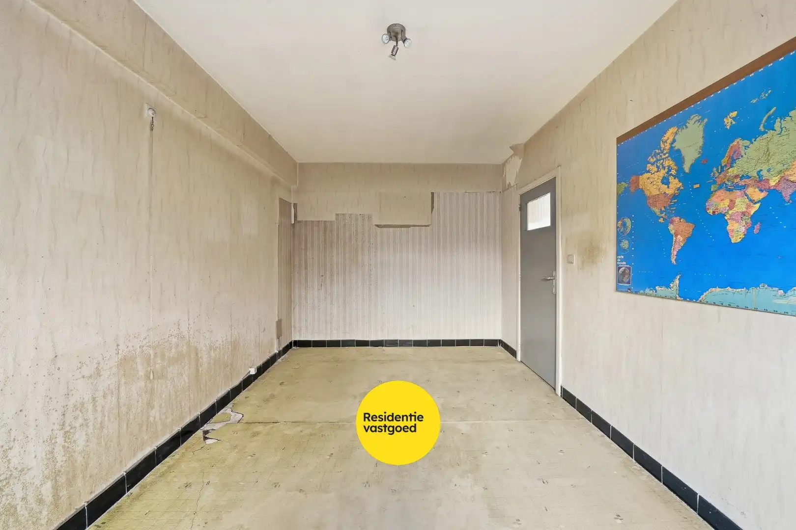 Te renoveren gelijkvloers appartement met 2 slaapkamers in Oostende foto 12