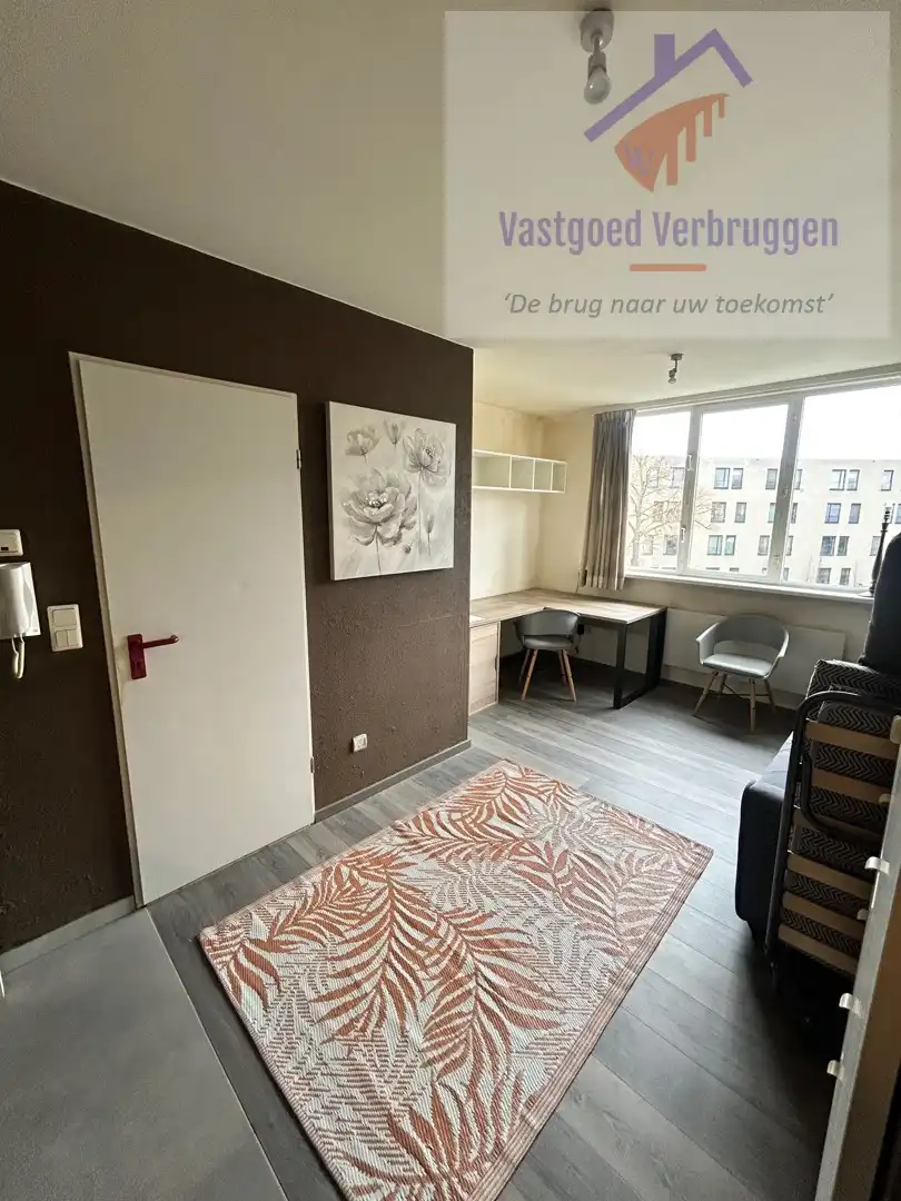 Studio op topligging aan station Gent foto 4