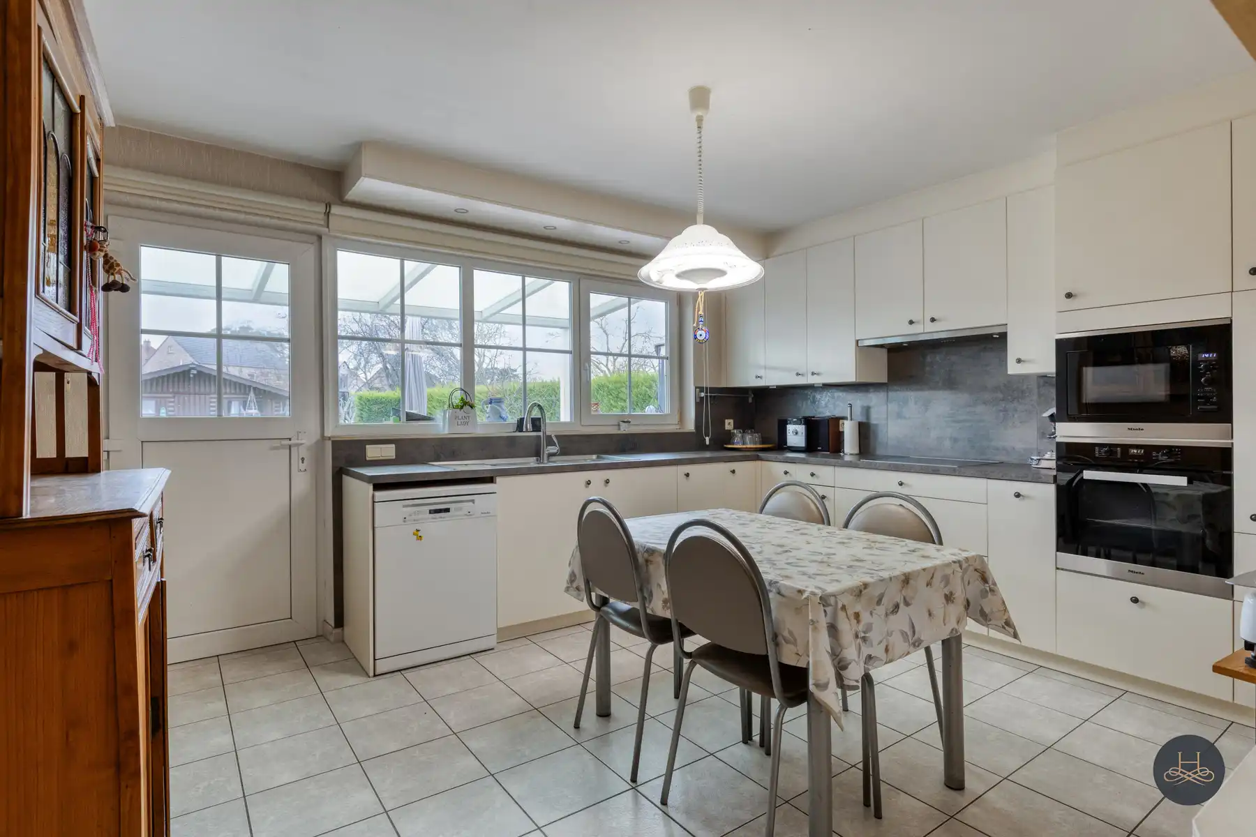 Ruime, open woning op prachtig perceel in rustige straat foto 11